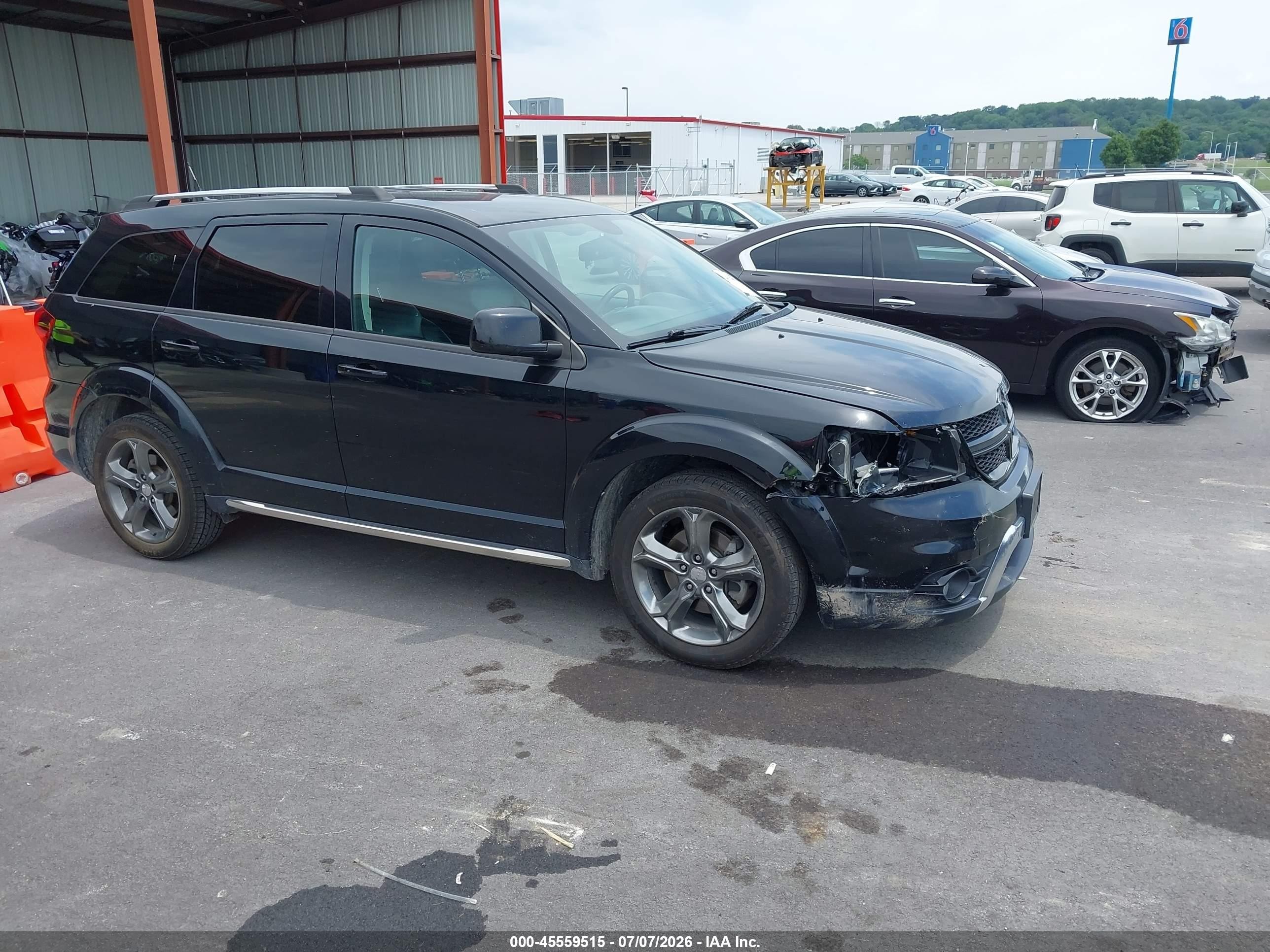 2016 Dodge Journey Crossroad, VIN 3C4PDCGB9GT123661 — Front end