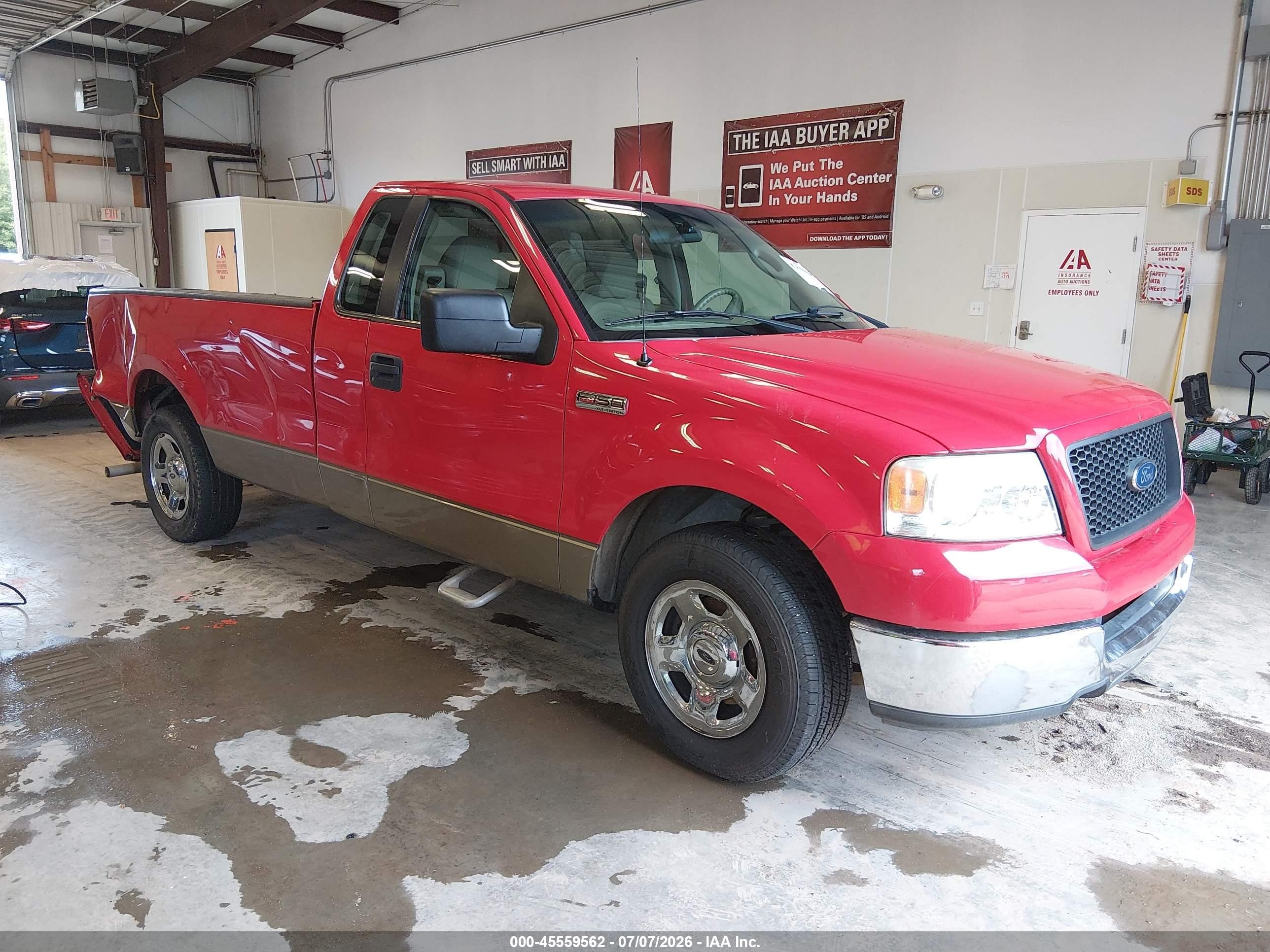 2005 Ford F-150 XL, VIN 1FTRF12WX5NA92113 — Зад