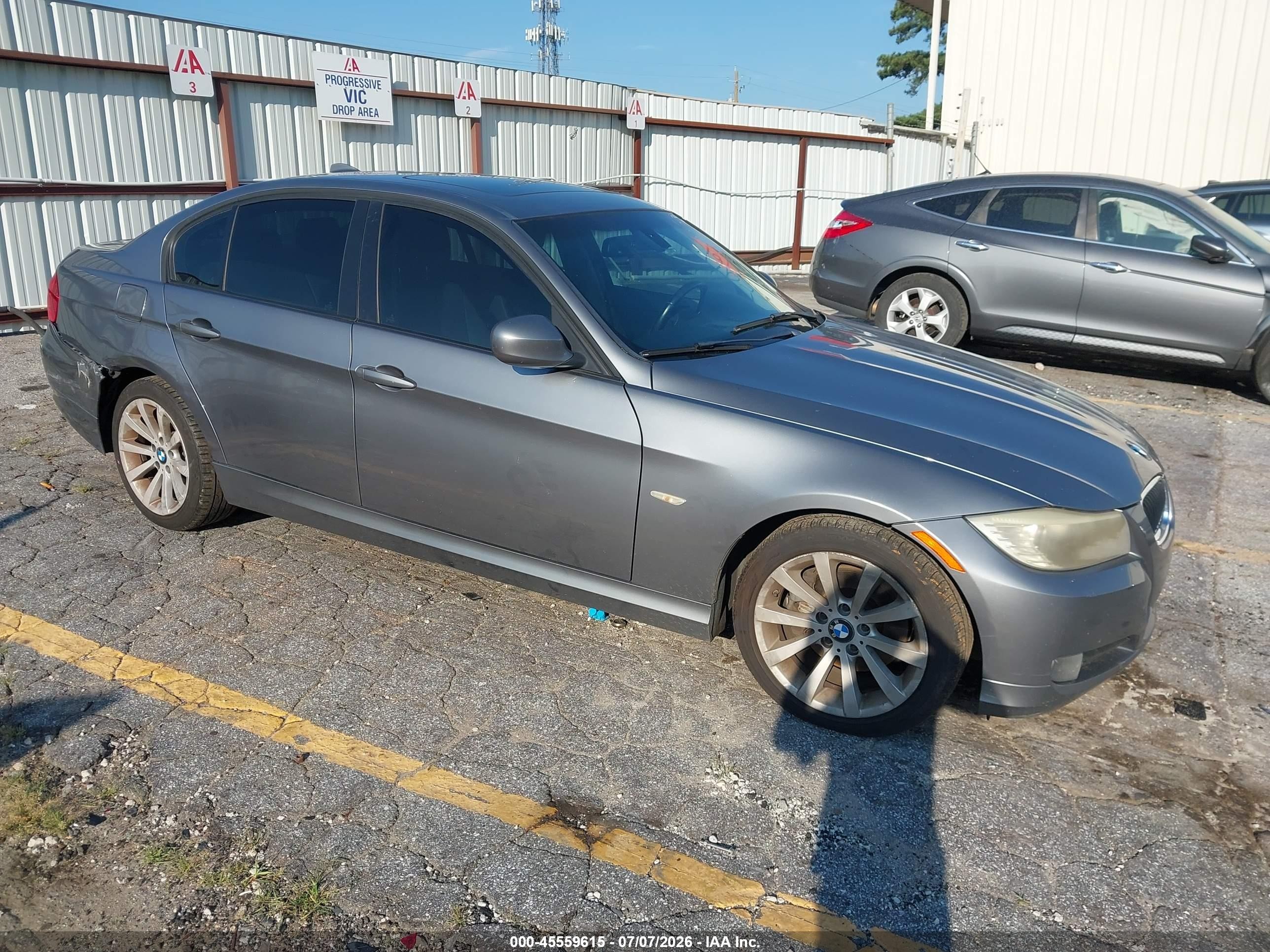 2011 BMW 3 Series 328i, VIN WBAPH7C52BE850285 — Rear end