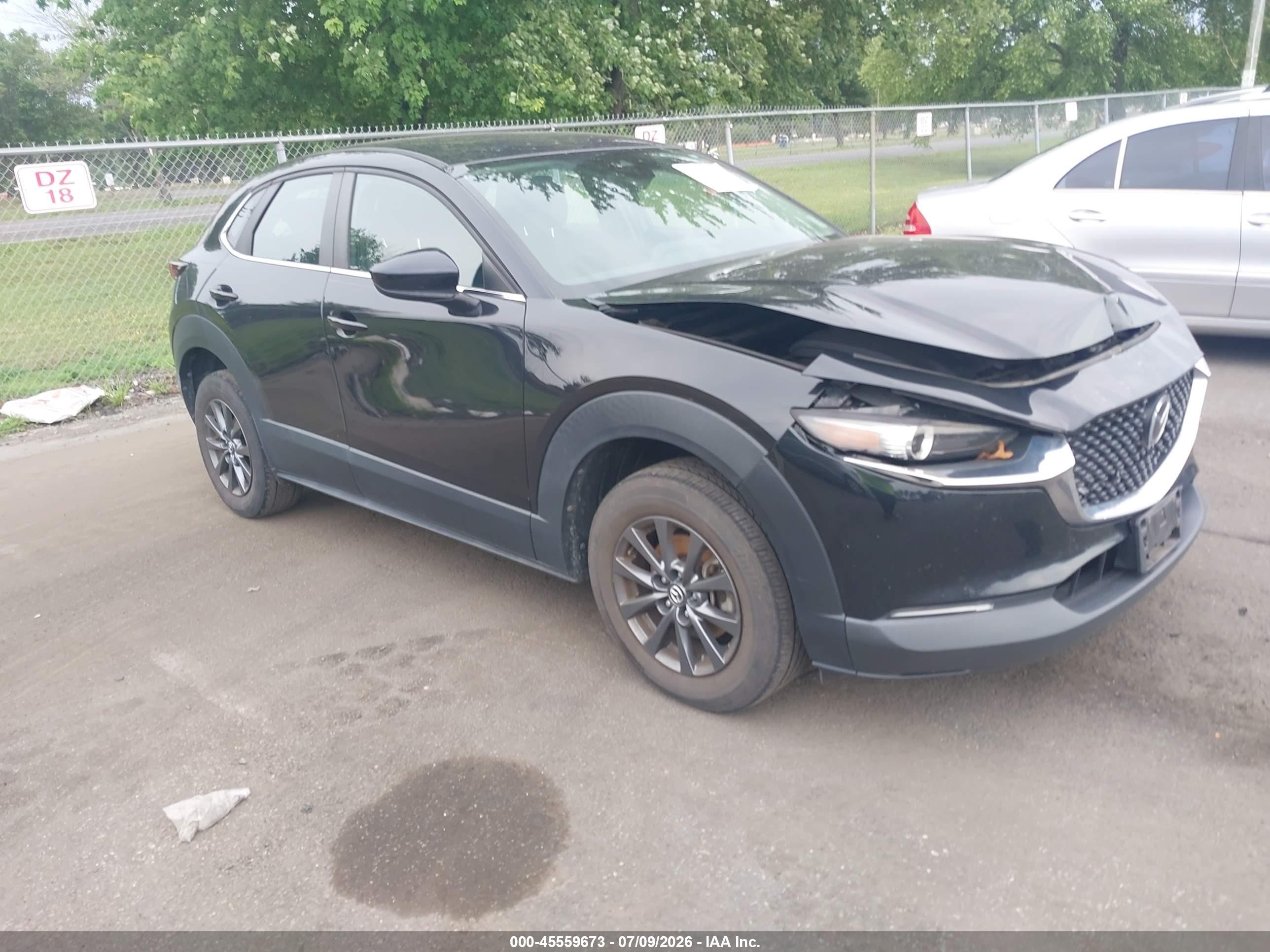 2022 Mazda CX-30 S, VIN 3MVDMBAL4NM407381 — Front end