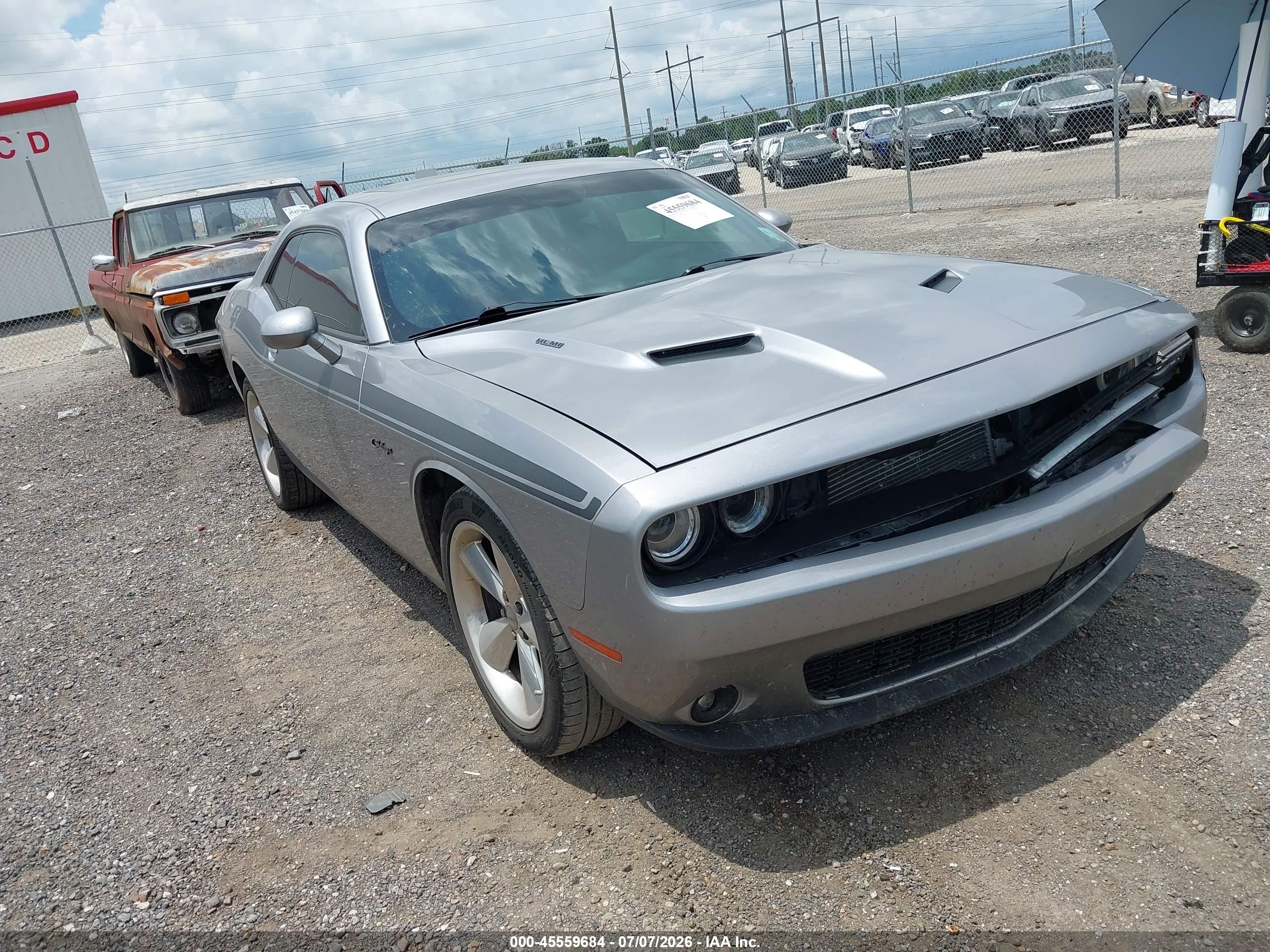 2016 Dodge Challenger R/T, VIN 2C3CDZBT0GH108514 — Front end