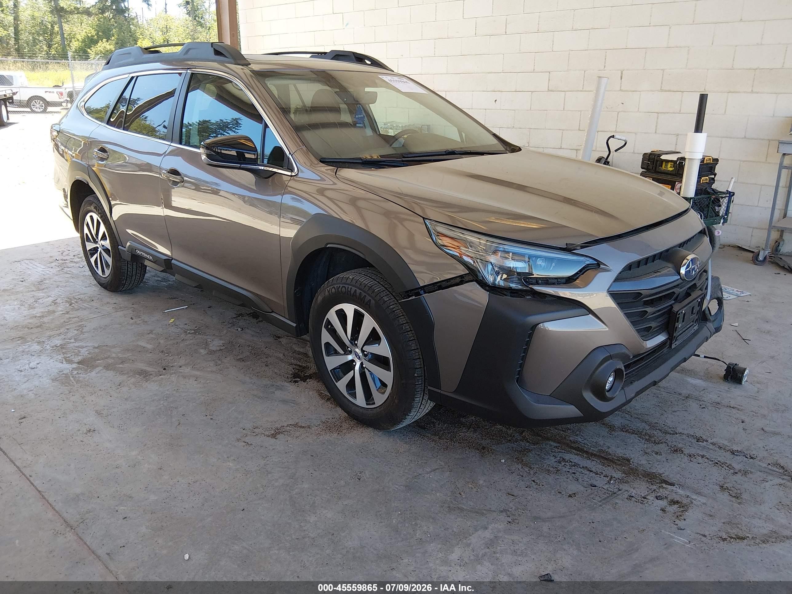 2024 Subaru Outback Premium, VIN 4S4BTAFC7R3252374 — Front end
