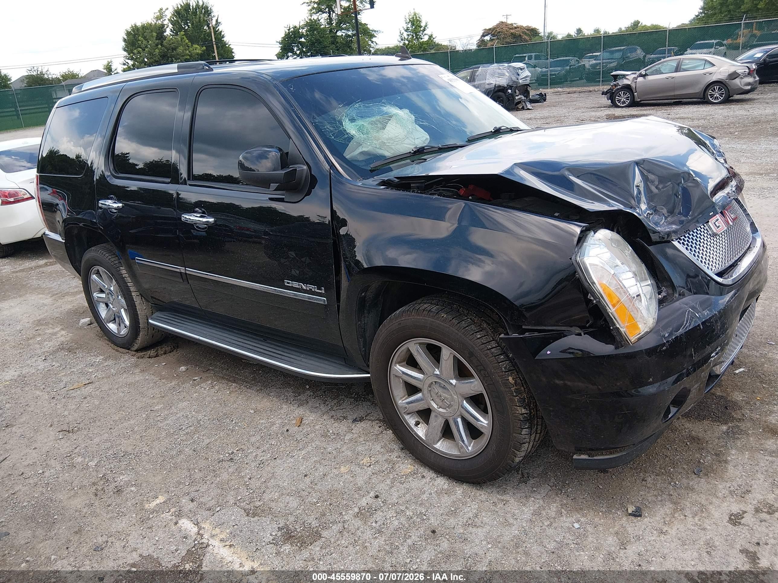 2014 GMC Yukon Denali, VIN 1GKS2EEF2ER248156 — Front end