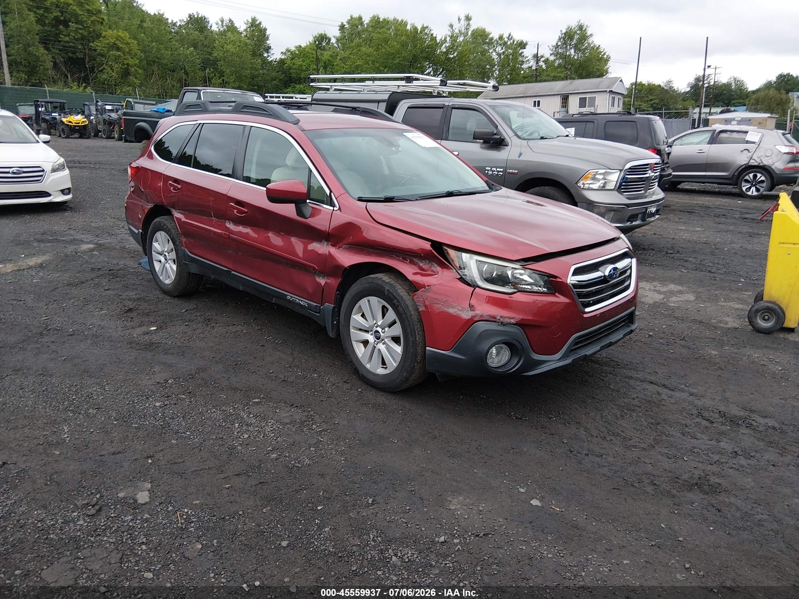 2019 Subaru Outback Premium, VIN 4S4BSAFC7K3217231 — Бок