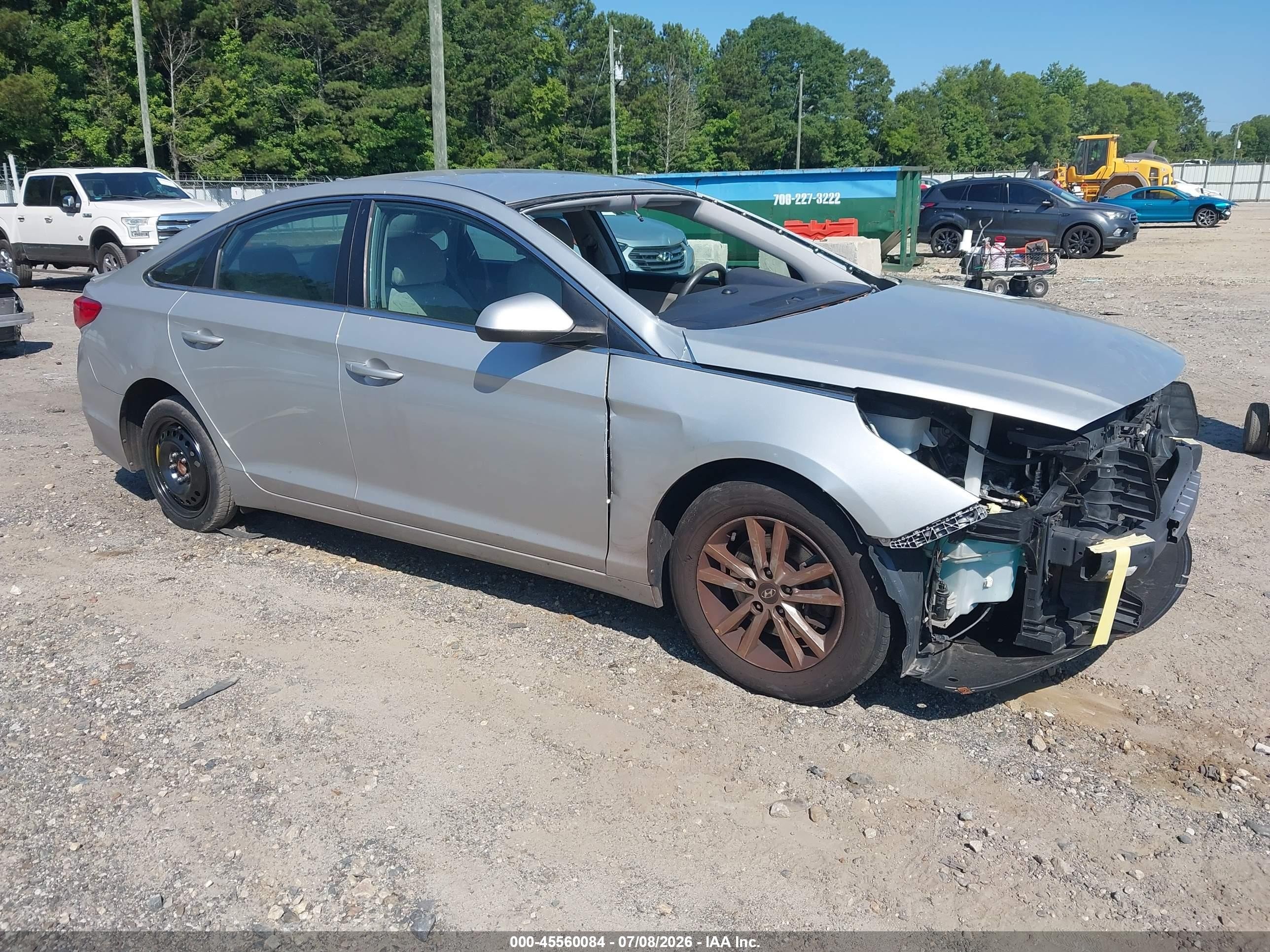 2016 Hyundai Sonata SE, VIN 5NPE24AF5GH357746 — Front end