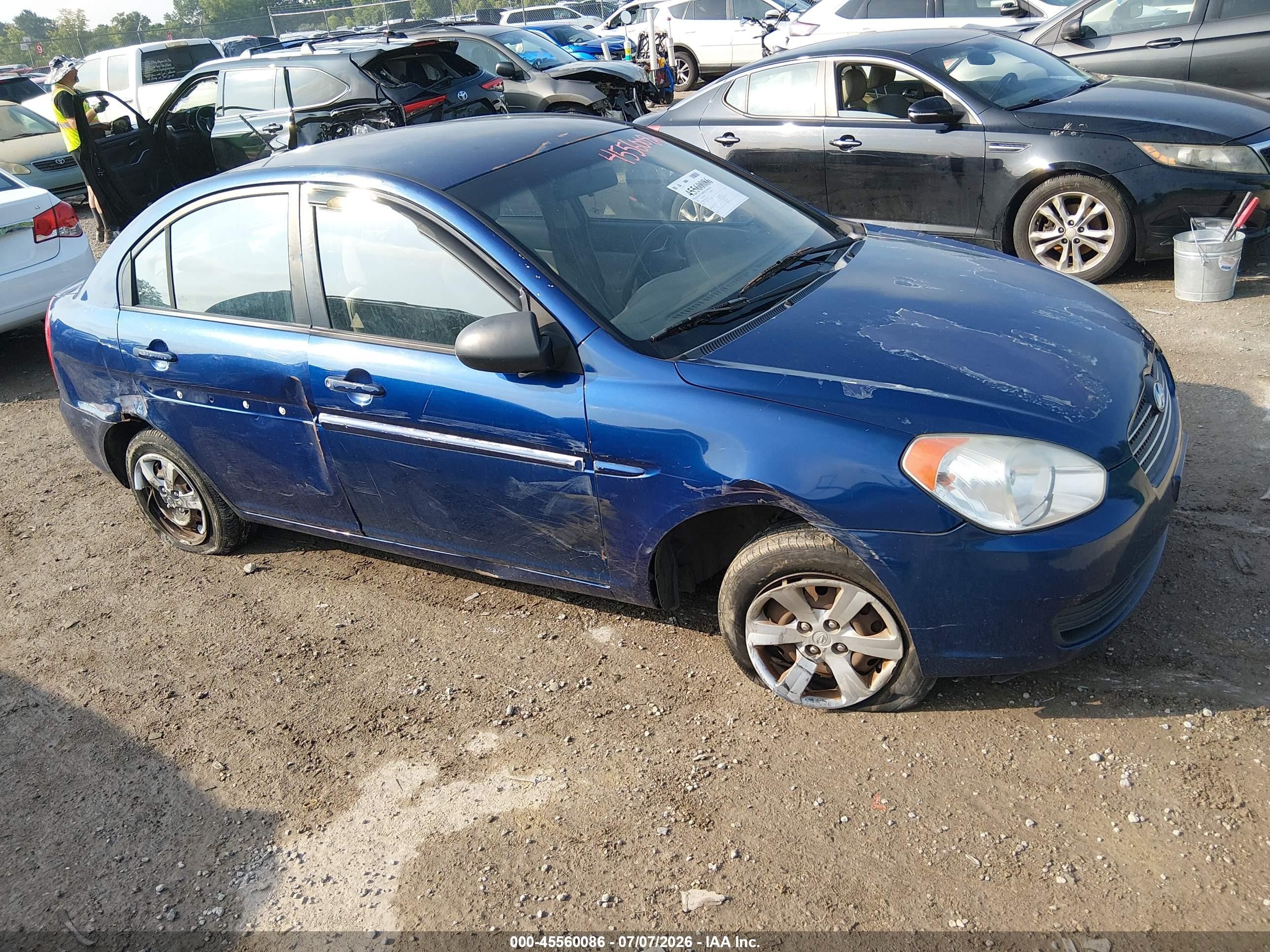 2011 Hyundai Accent GLS, VIN KMHCN4AC1BU617624 — Side