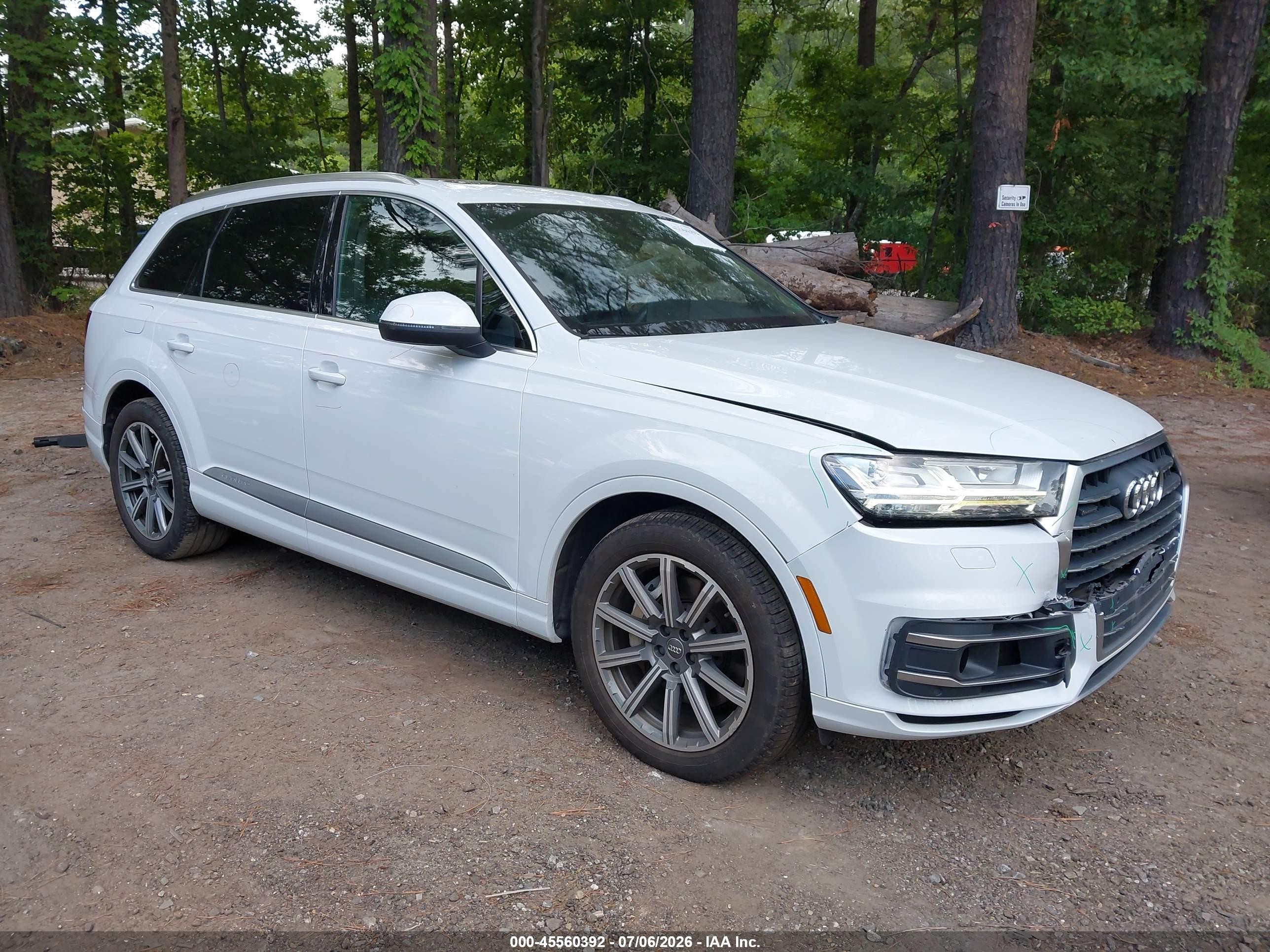 2018 Audi Q7 Prestige, VIN WA1VAAF76JD038575 — Перед