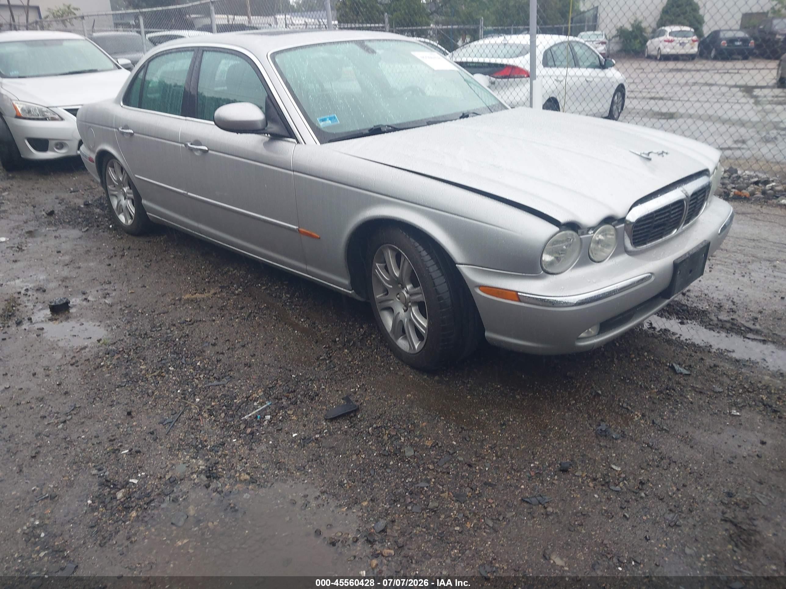 2004 Jaguar XJ 8, VIN SAJWA71C14SG25983 — Undercarriage