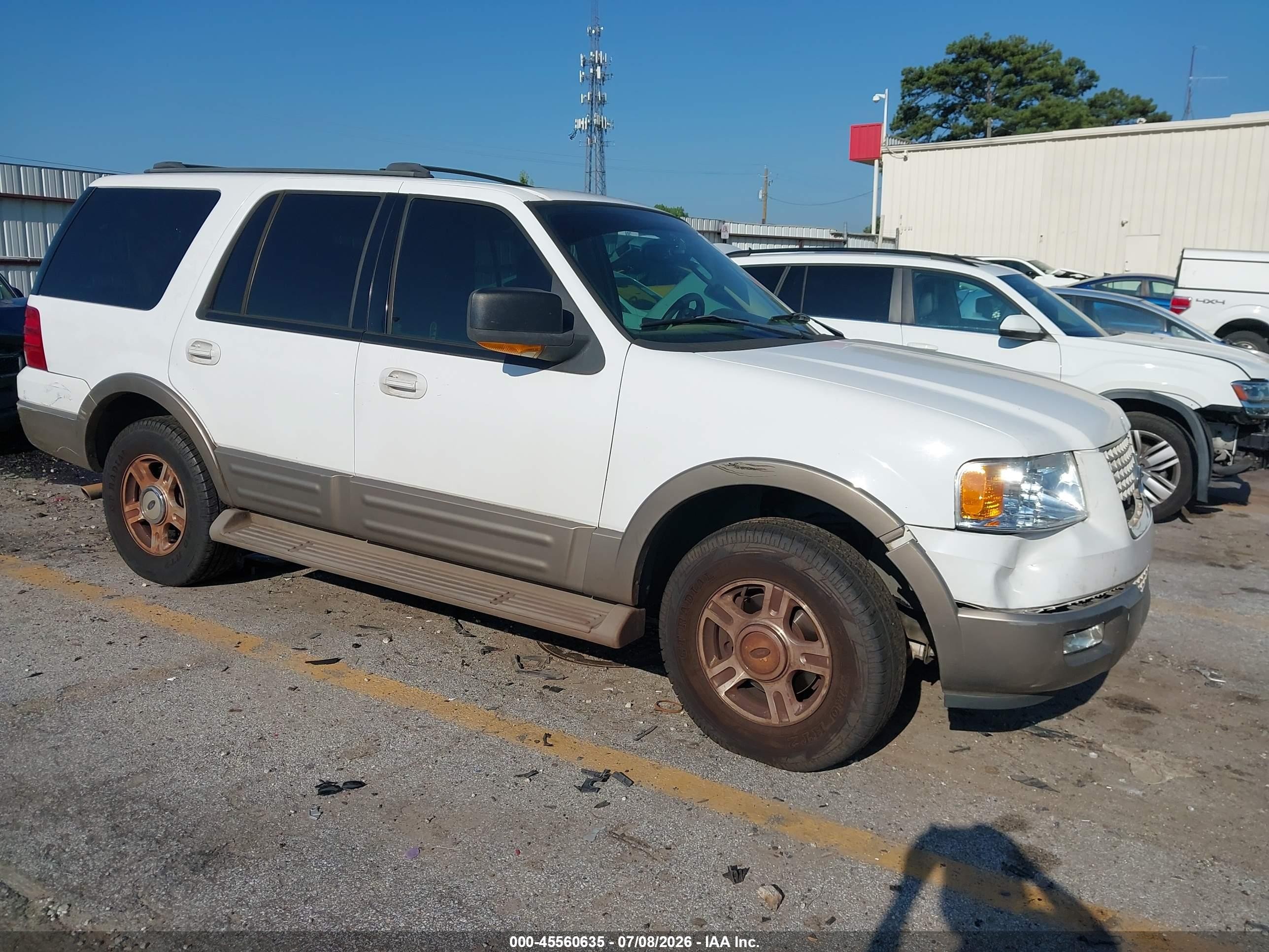 2003 Ford Expedition Eddie Bauer, VIN 1FMEU17W03LB81206 — Перед