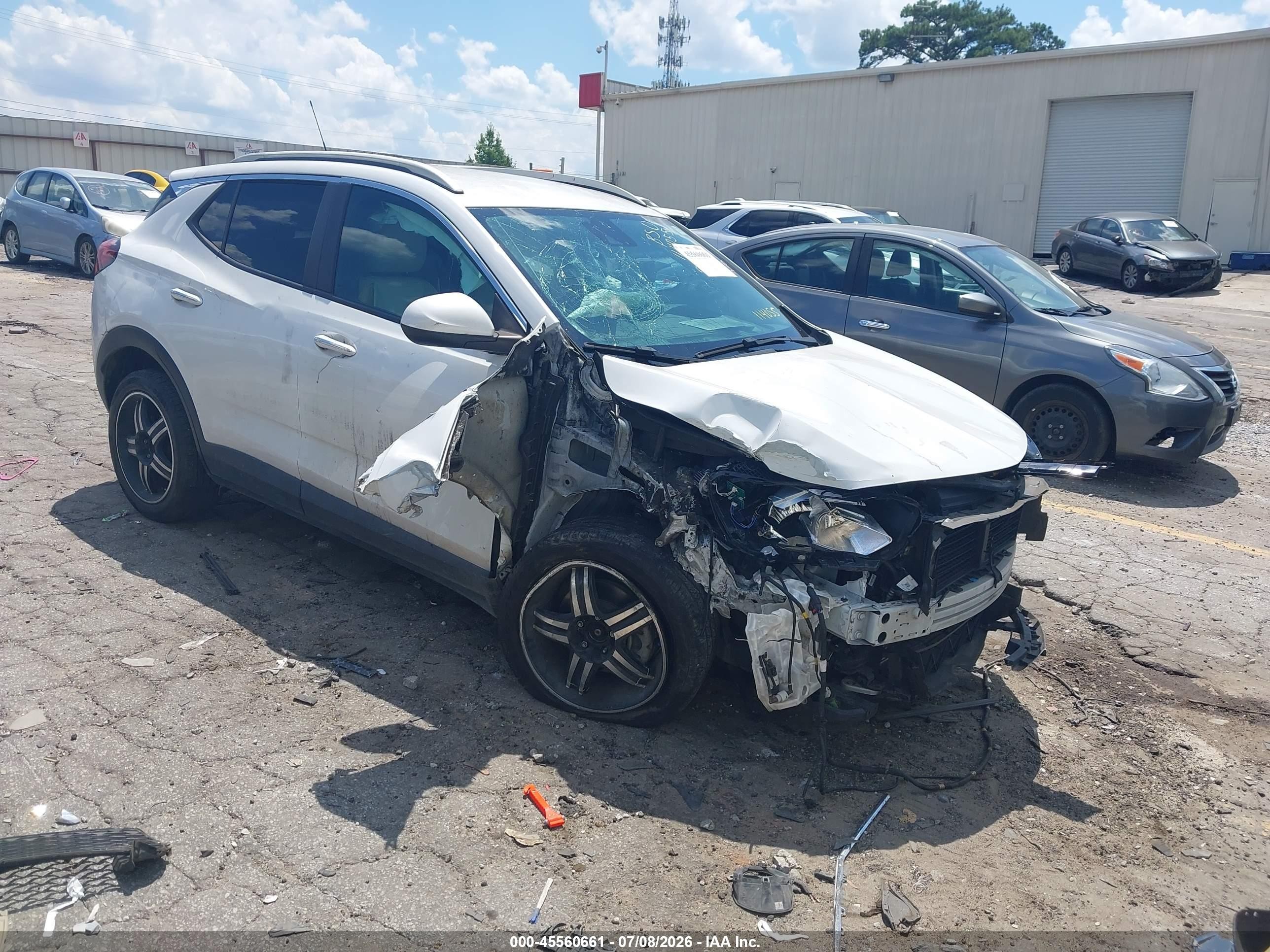 2020 Buick Encore GX Select, VIN KL4MMDSL2LB114055 — Перед