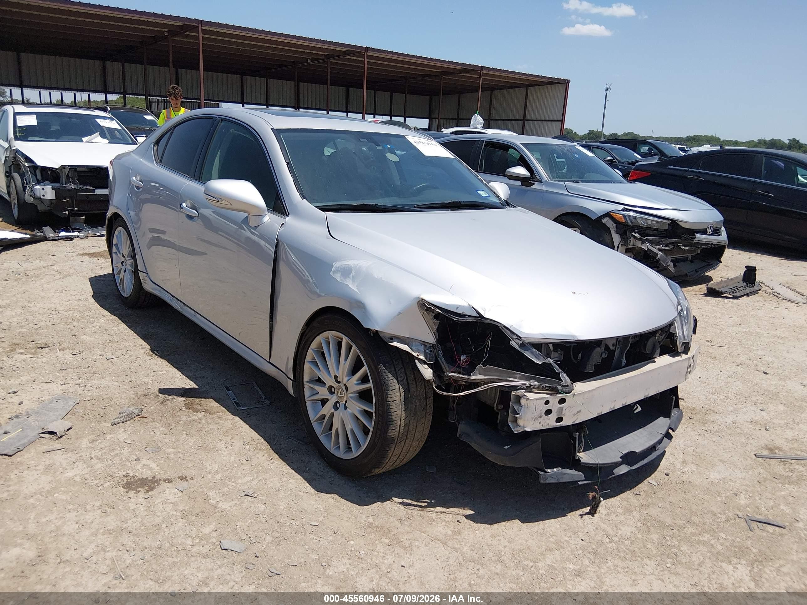 2009 Lexus IS 350, VIN JTHBE262192016688 — Front end