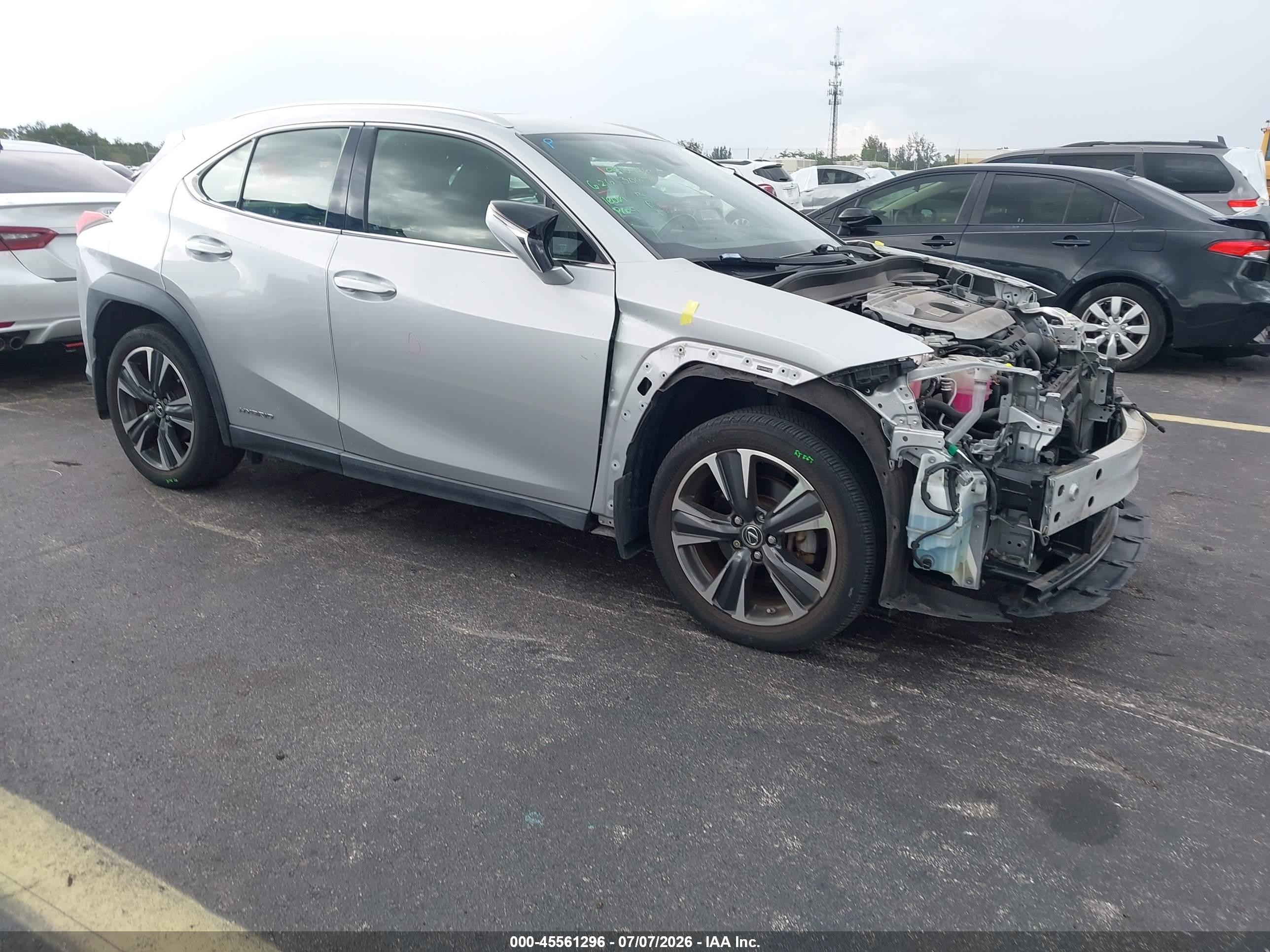 2019 Lexus UX 250h, VIN JTHU9JBHXK2002229 — Перед
