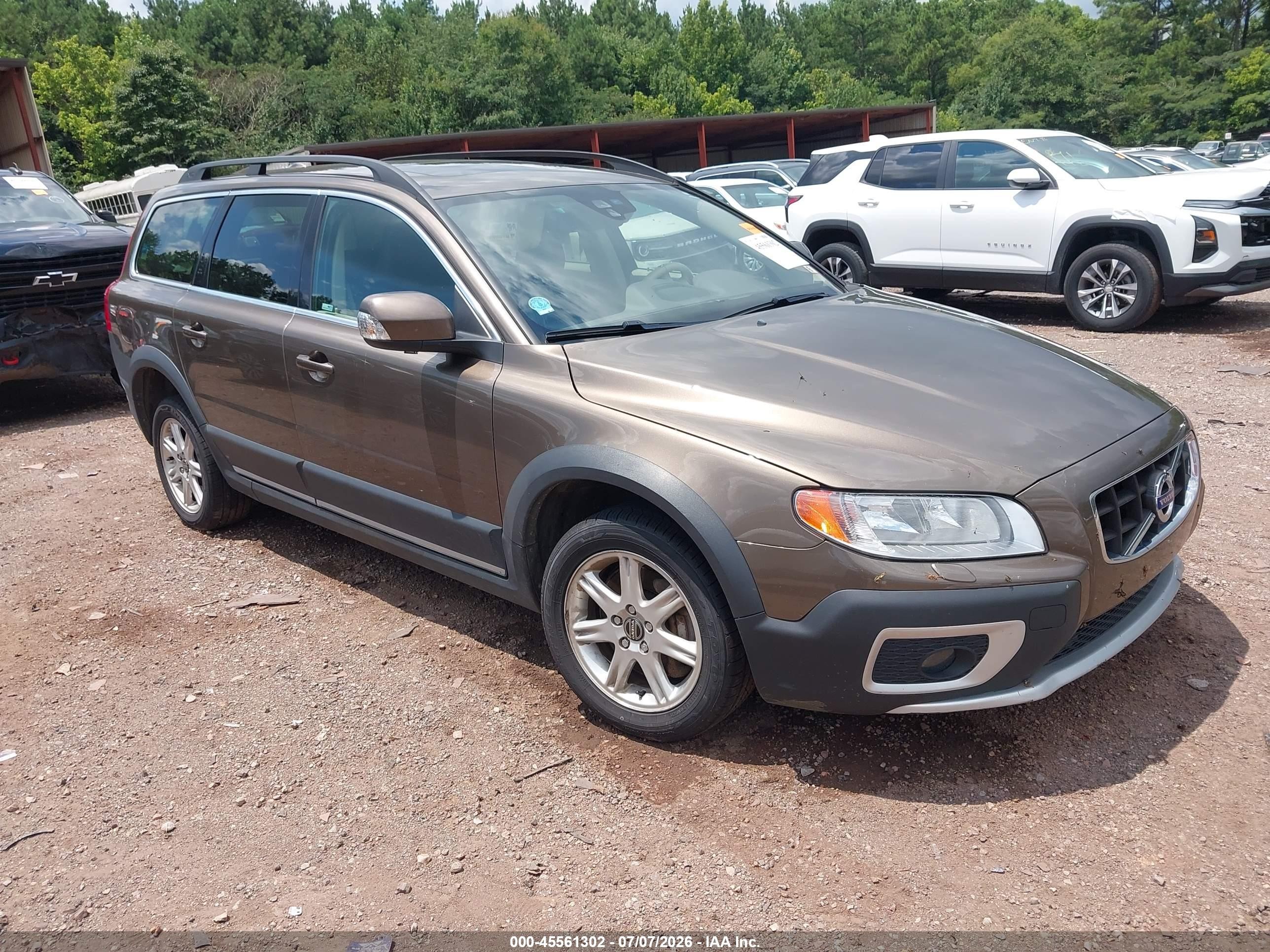 2012 Volvo XC70 3.2L, VIN YV4940BZ4C1140085 — Rear end