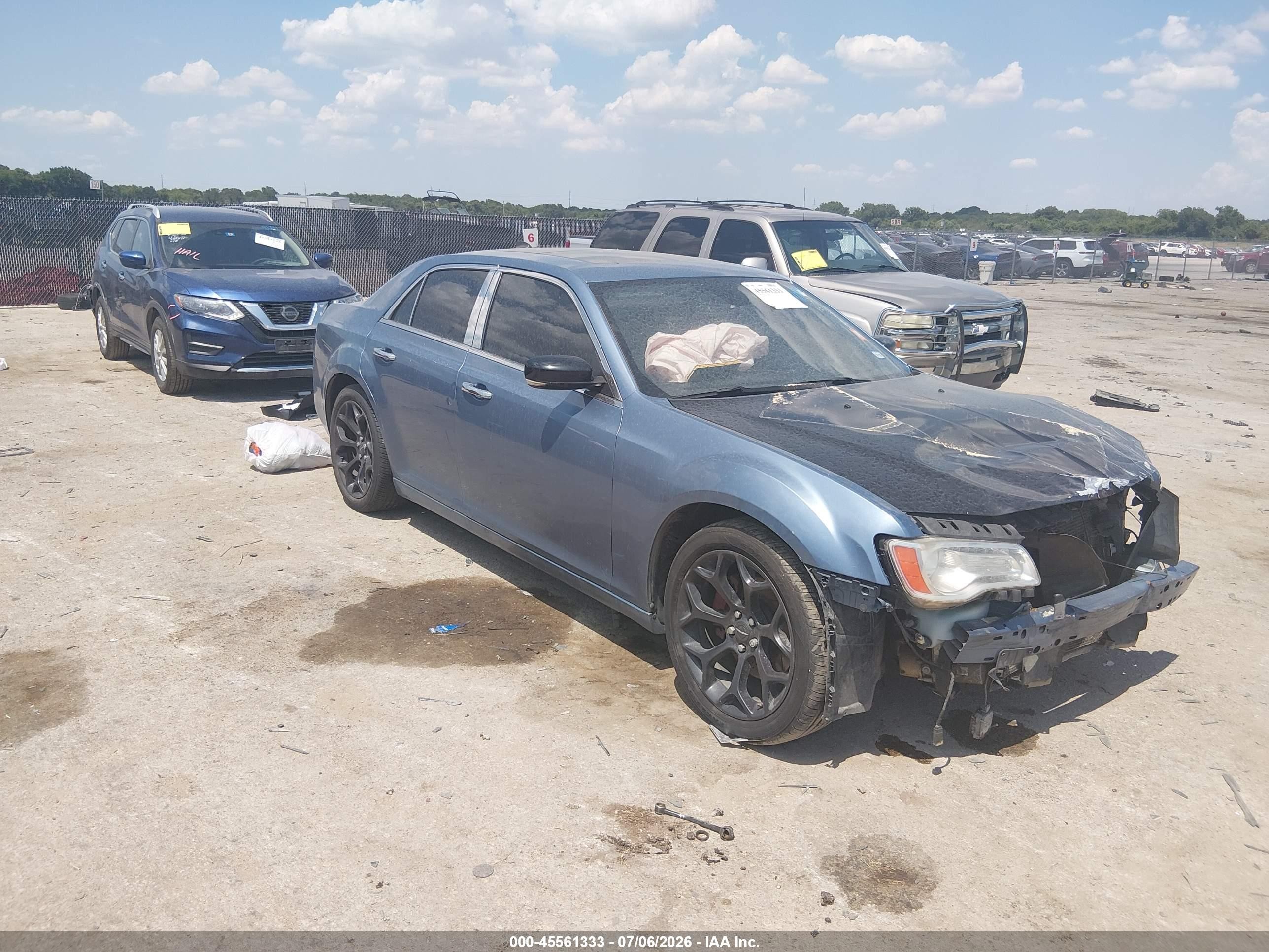 2011 Chrysler 300 C, VIN 2C3CA6CT7BH581163 — Front end