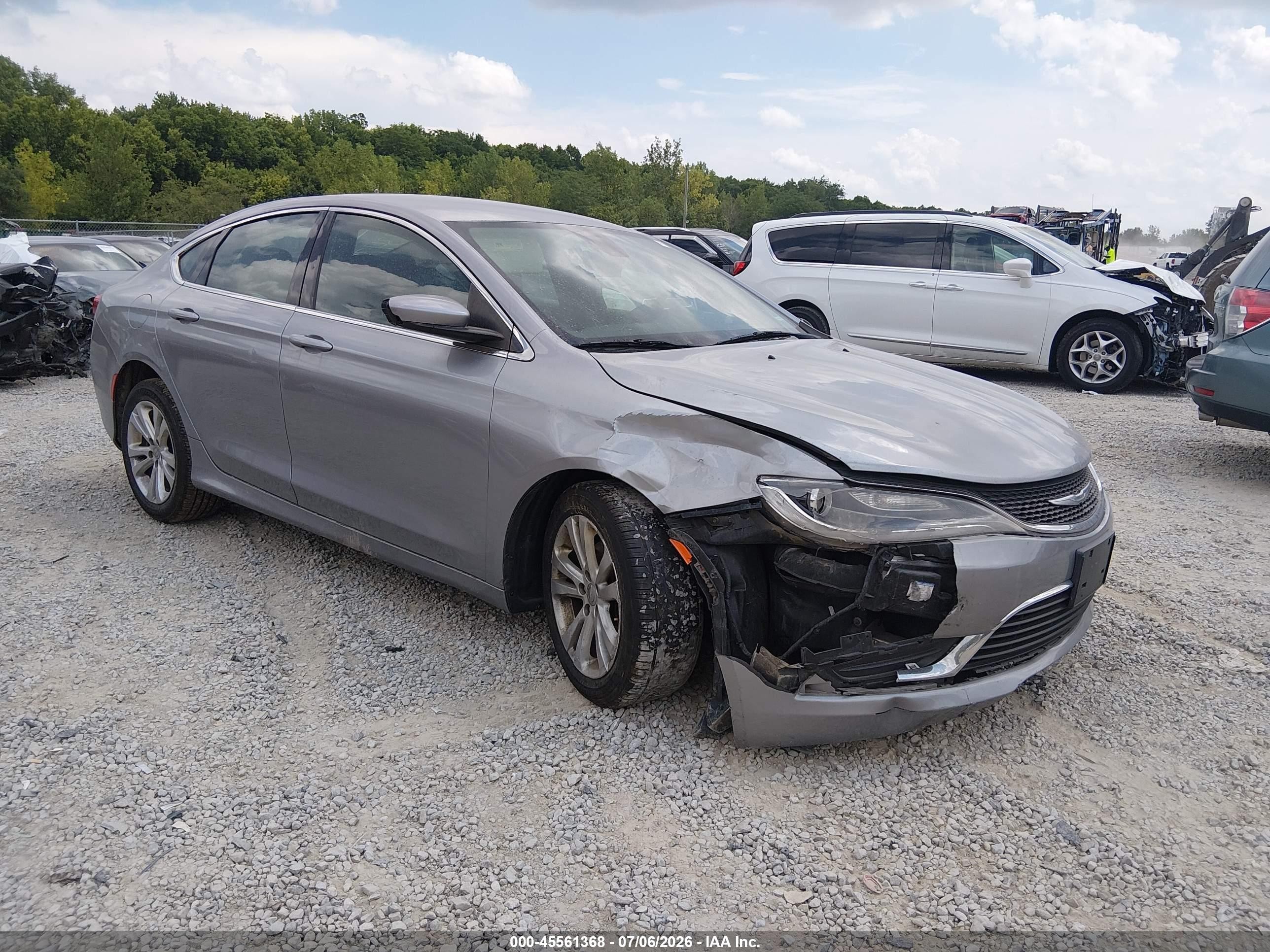 2015 Chrysler 200 Limited, VIN 1C3CCCAB2FN593477 — Front end