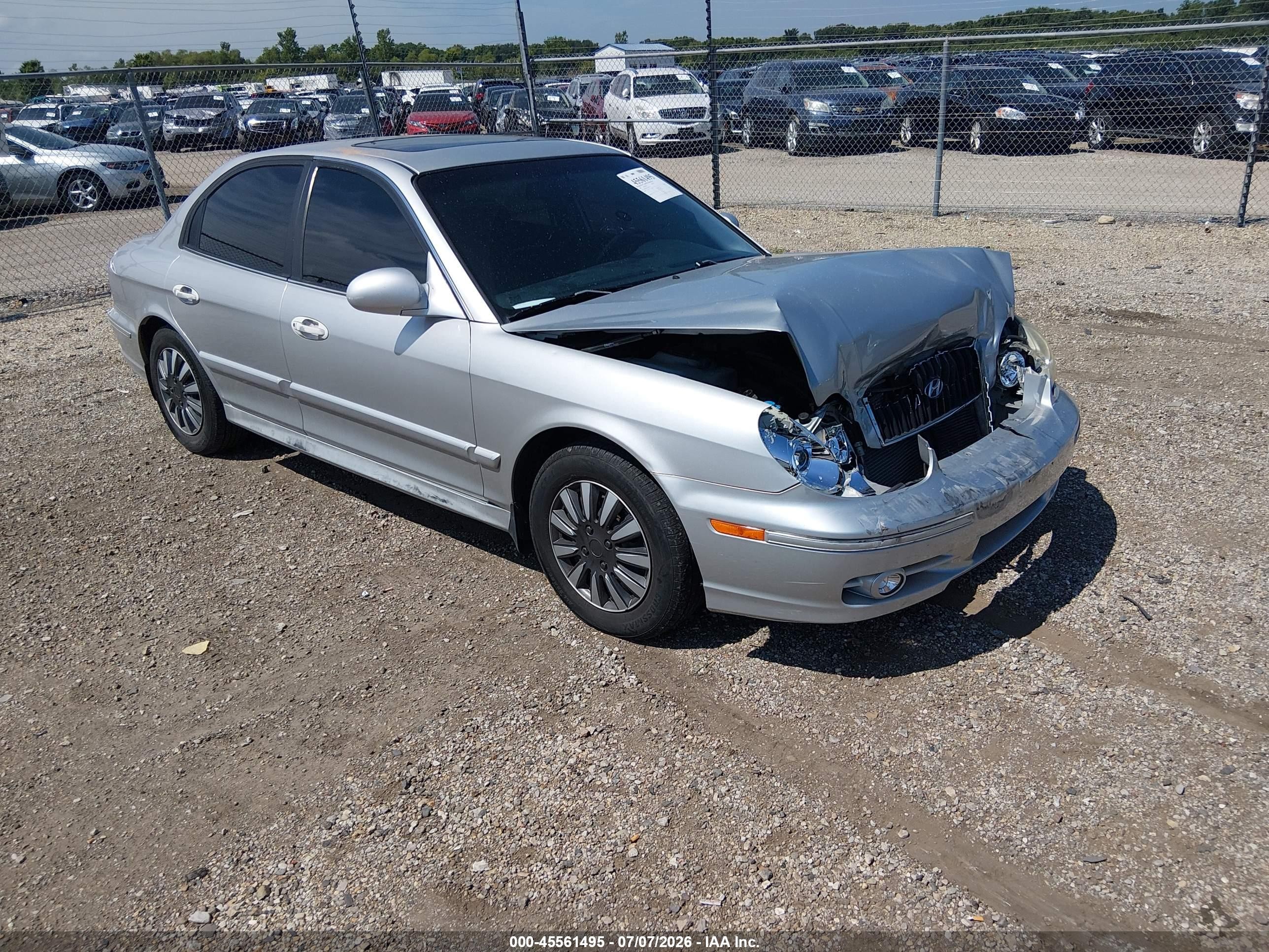 2005 Hyundai Sonata GL, VIN KMHWF25H05A166308 — Front end