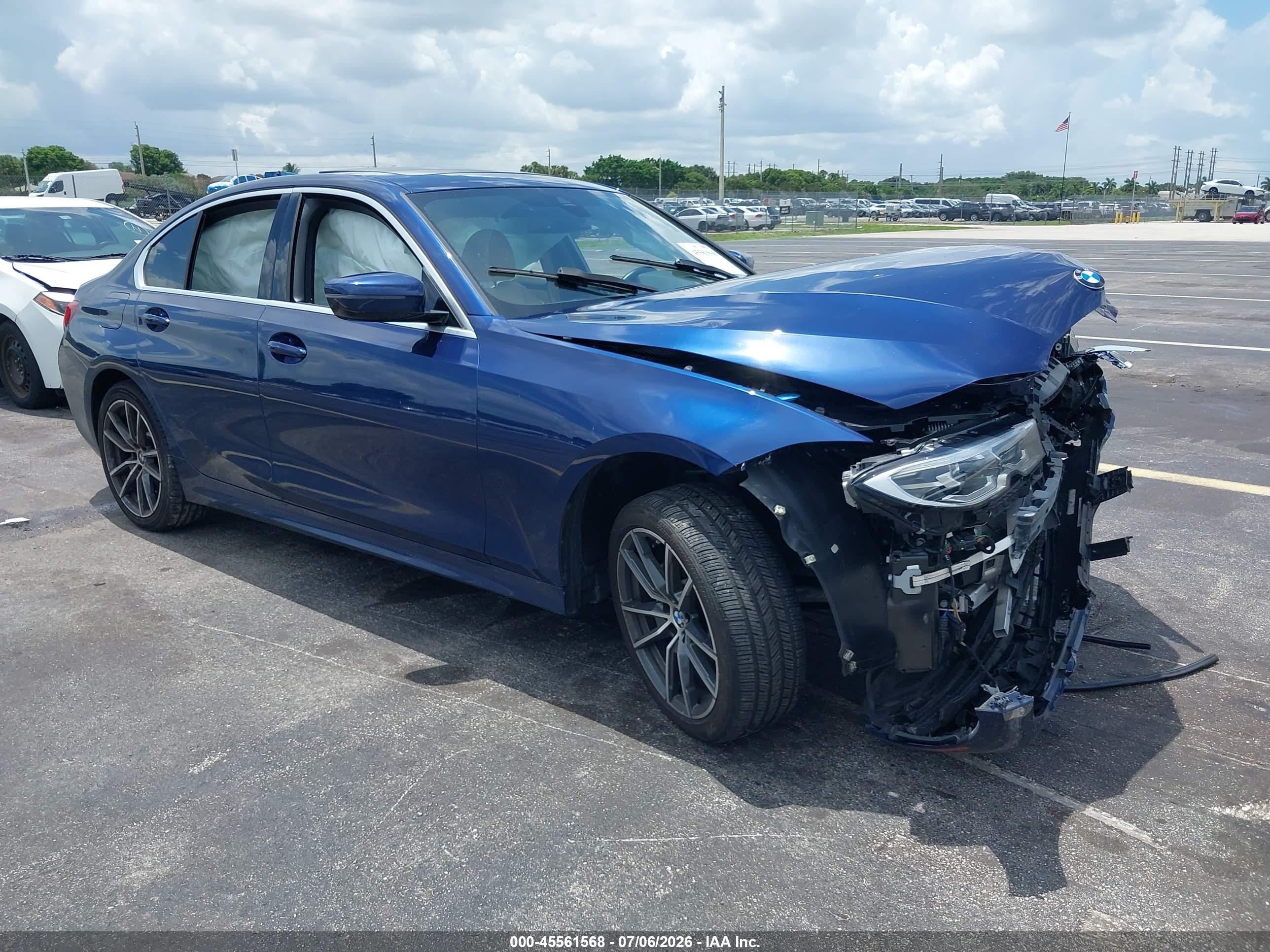 2019 BMW 3 Series 330i, VIN WBA5R1C59KAK09420 — Front end