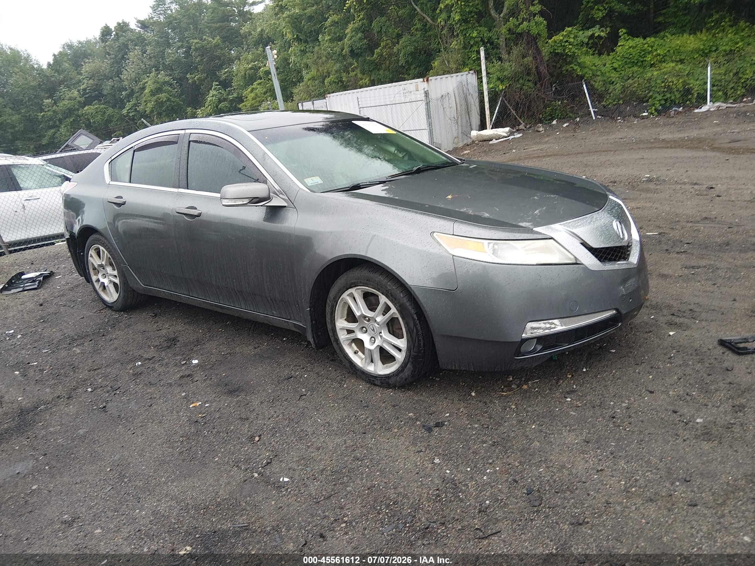 2010 Acura TL, VIN 19UUA8F29AA024641 — Rear end