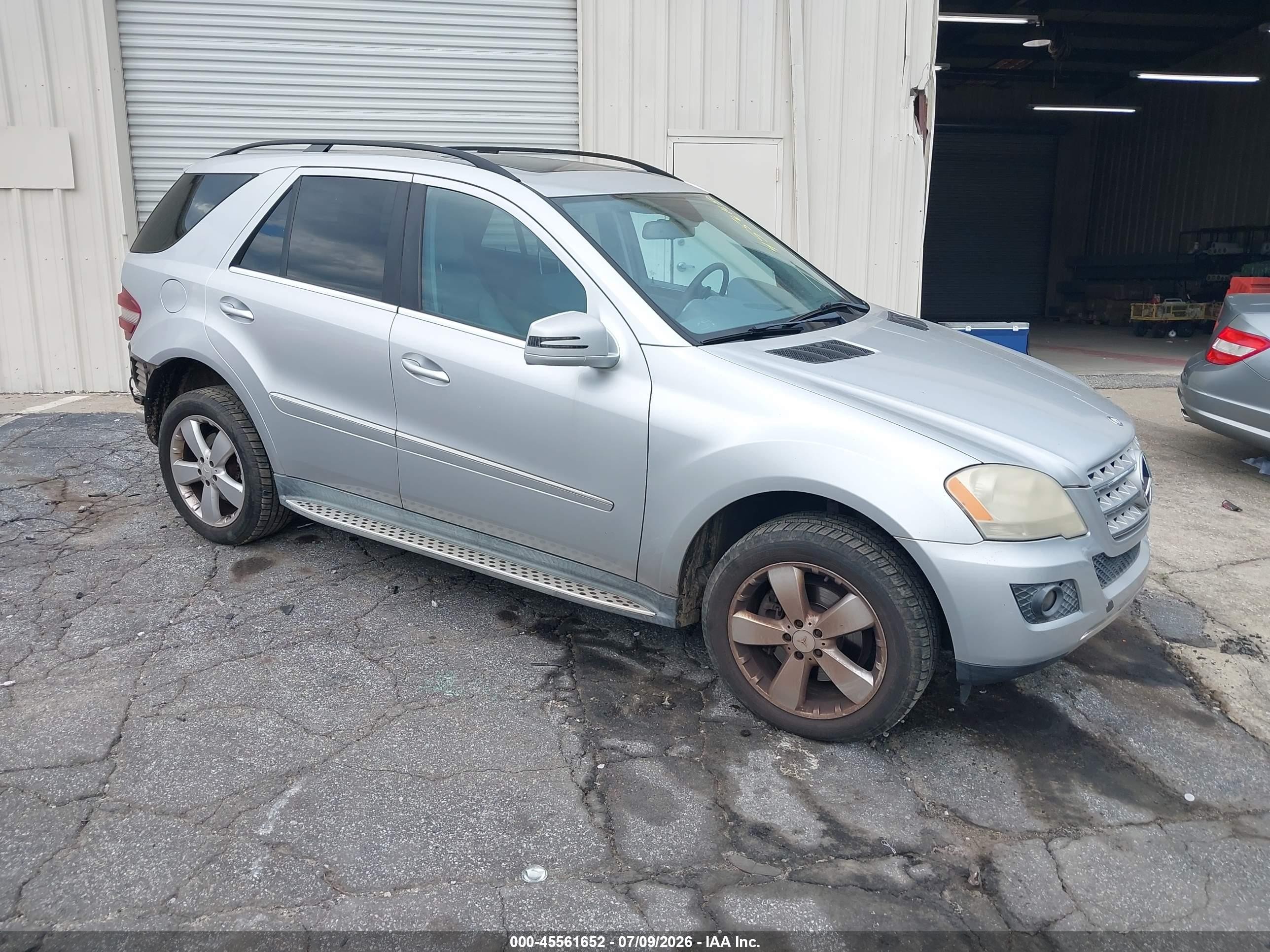2011 Mercedes-Benz M 350, VIN 4JGBB5GB3BA646357 — Rear end