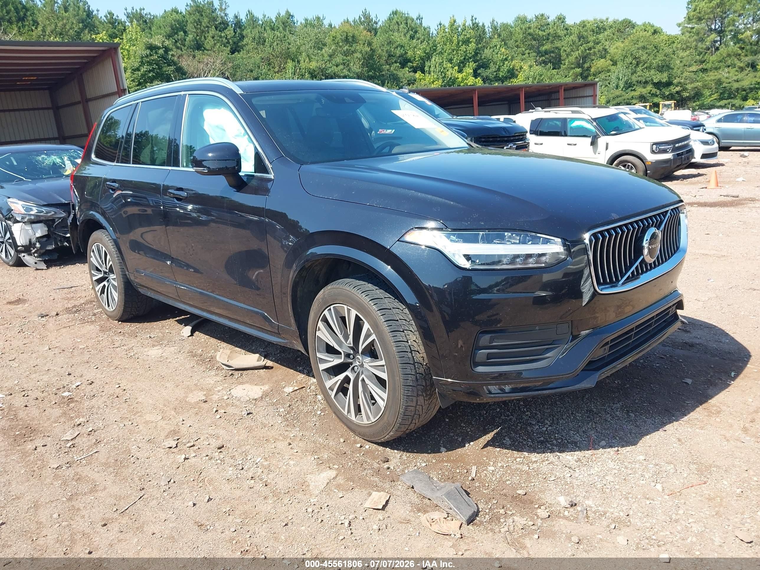 2020 Volvo XC90 Momentum, VIN YV4A22PK5L1533832 — Rear end