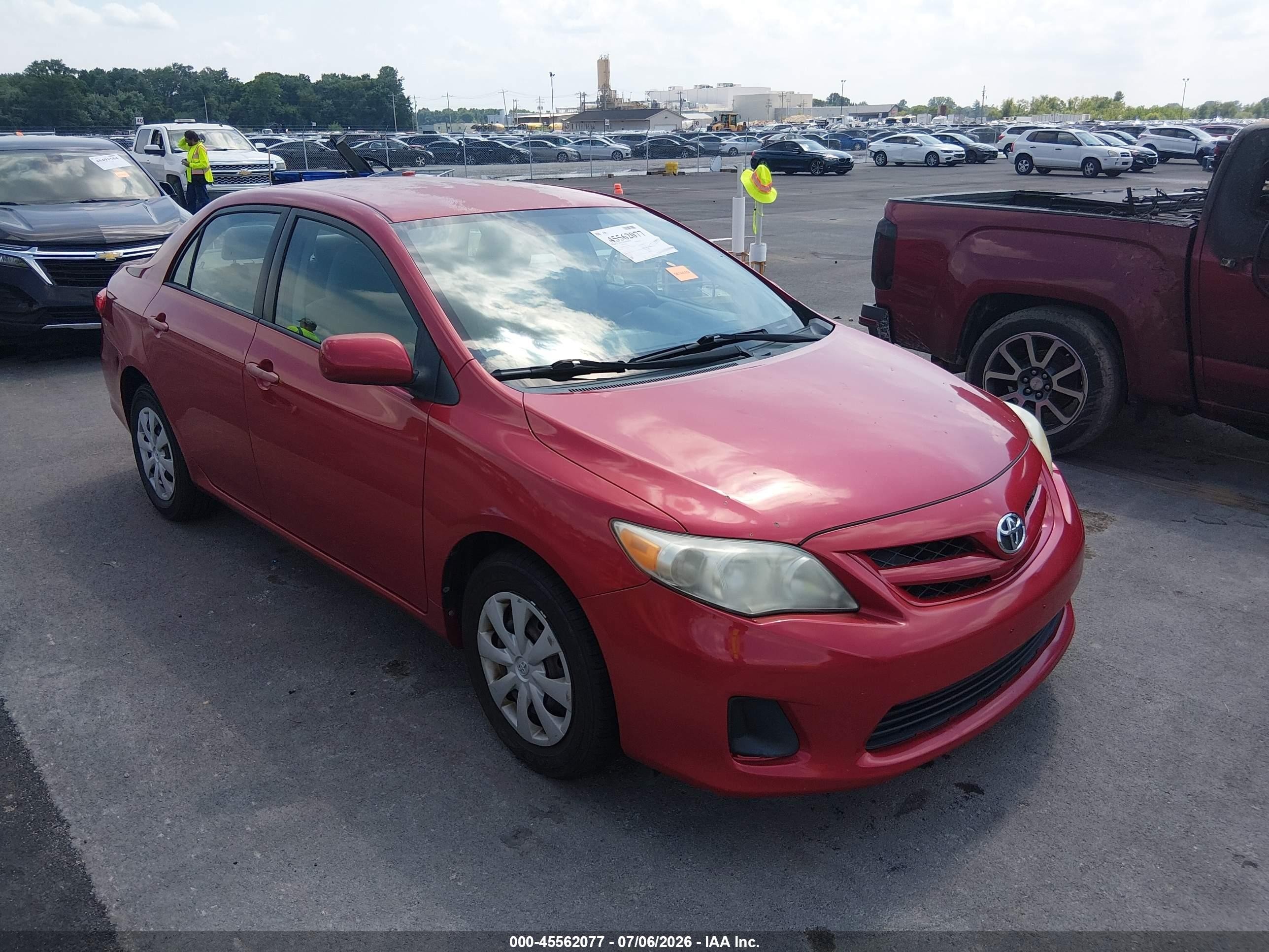 2011 Toyota Corolla LE, VIN 2T1BU4EE5BC634308 — Front end
