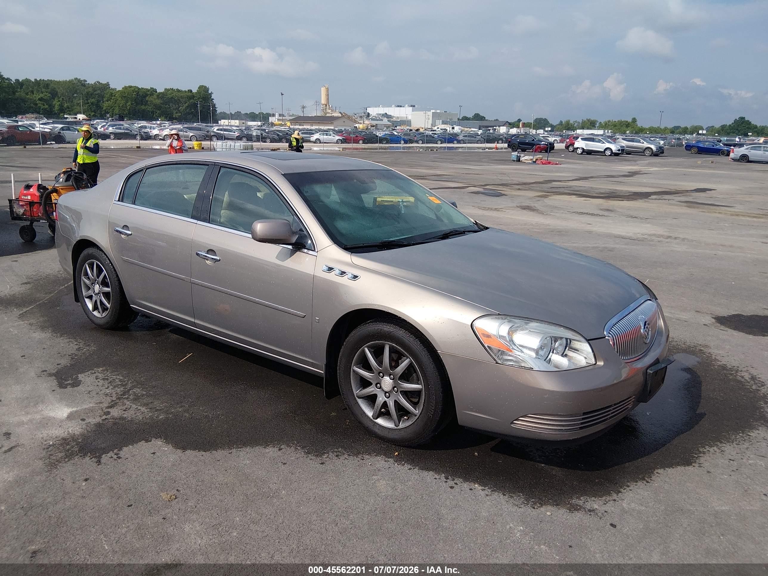 2007 Buick Lucerne CXL, VIN 1G4HD57267U159728 — Перед