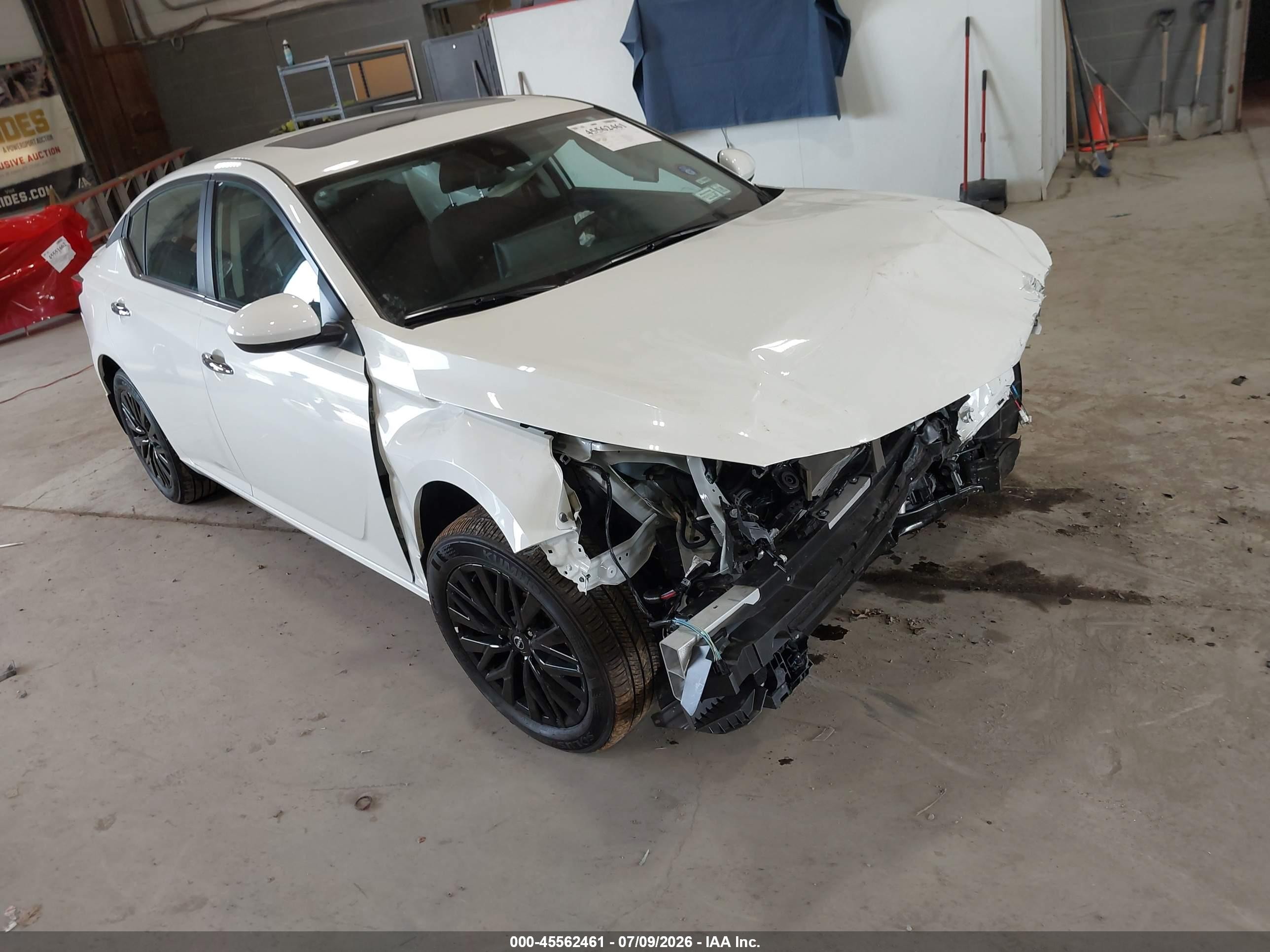2025 Nissan Altima SV, VIN 1N4BL4DW5SN412755 — Front end