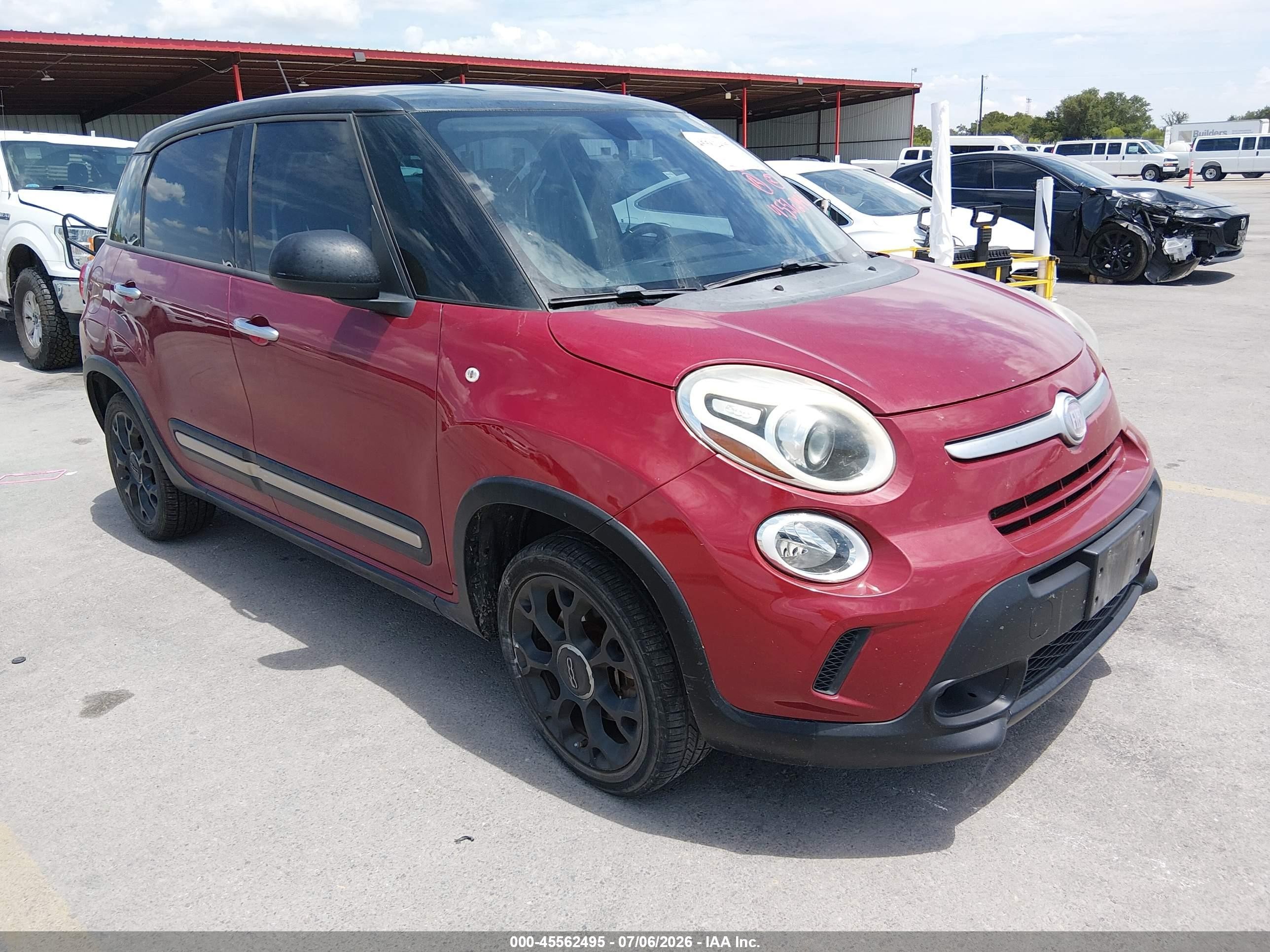 2015 FIAT 500L Urbana Trekking, VIN ZFBCFADH7FZ031559 — Rear end