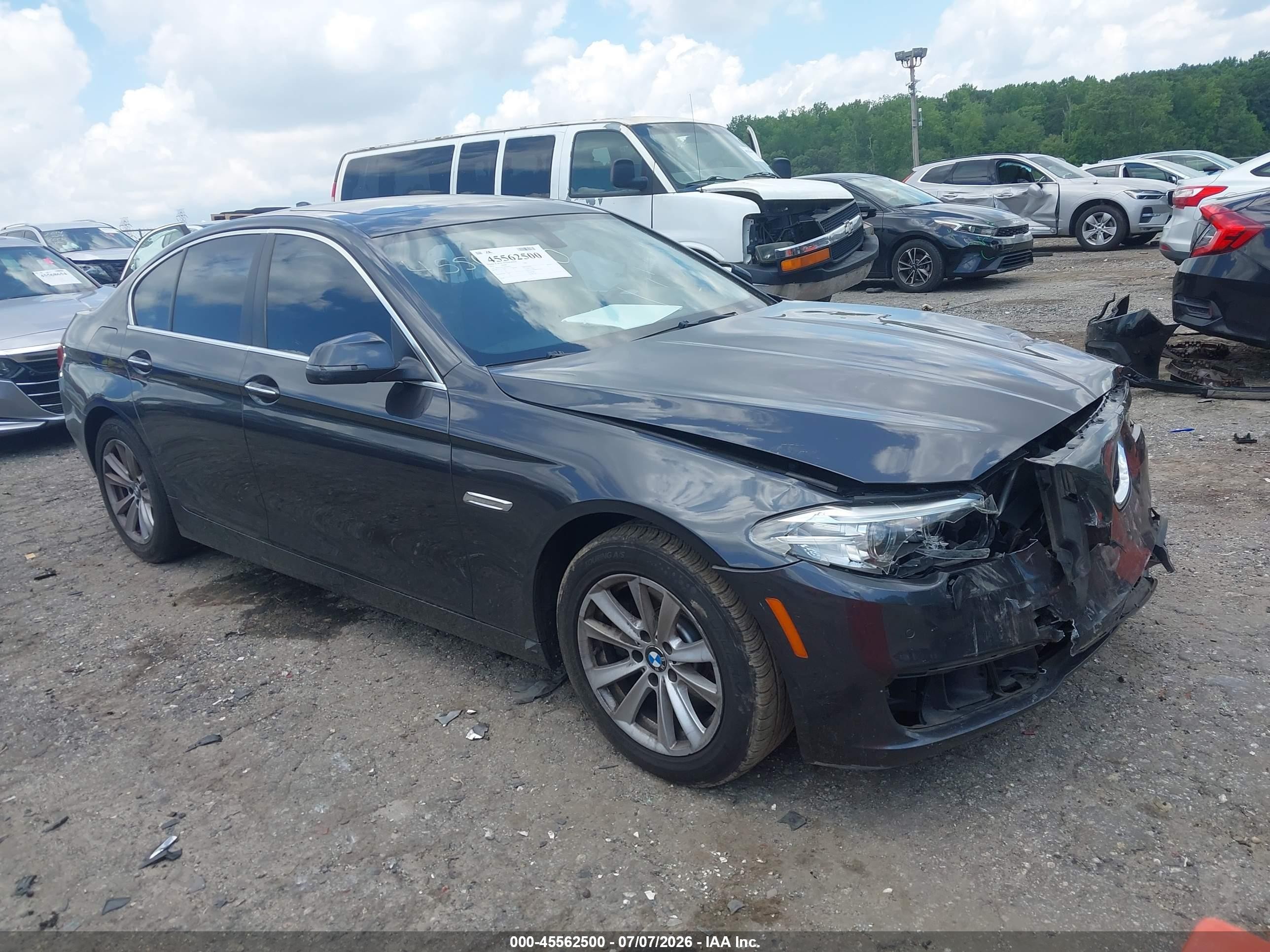2014 BMW 5 Series 528i, VIN WBA5A5C54ED504457 — Front end