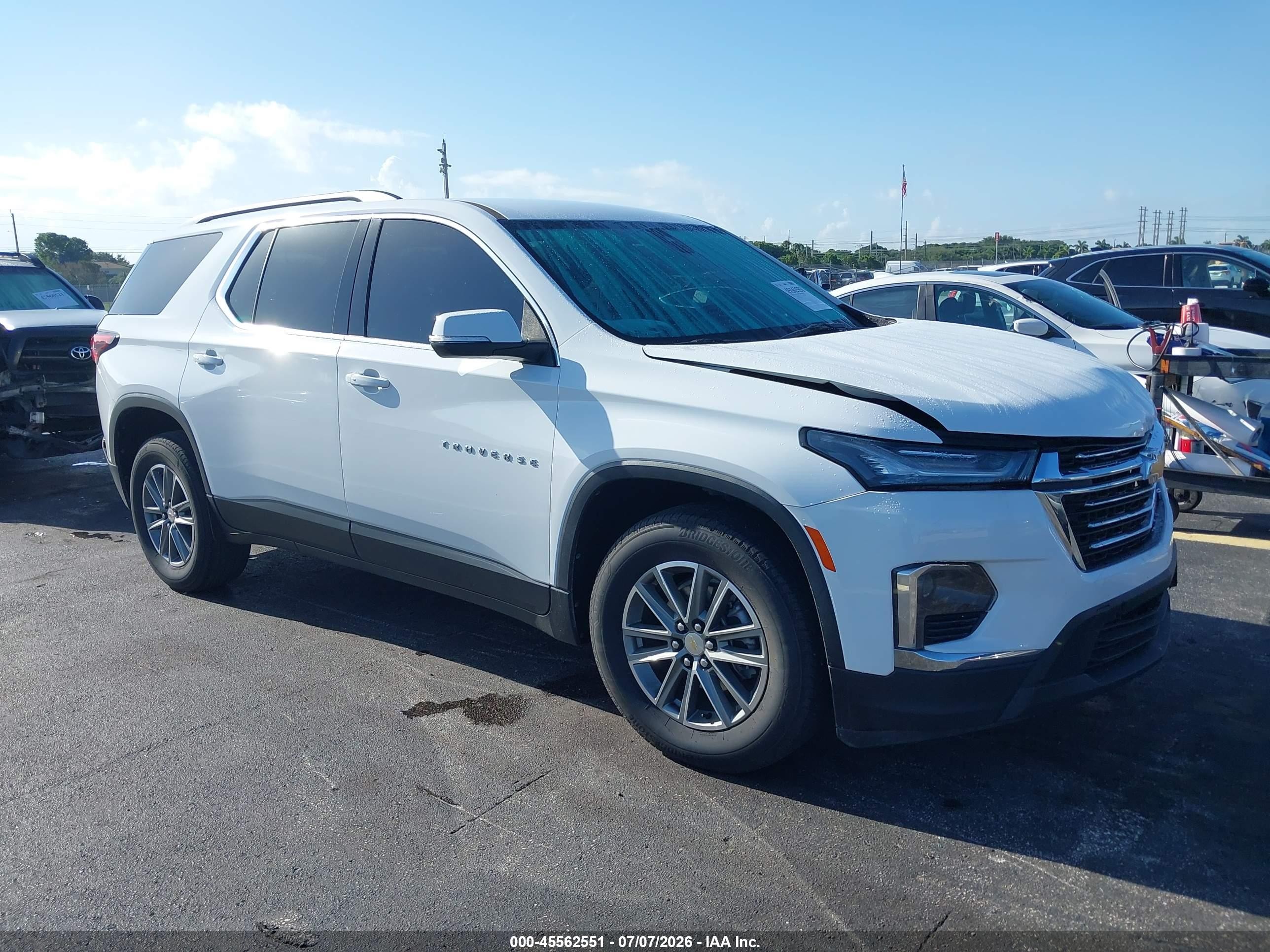 2023 Chevrolet Traverse LT Cloth, VIN 1GNERGKW7PJ243533 — Зад