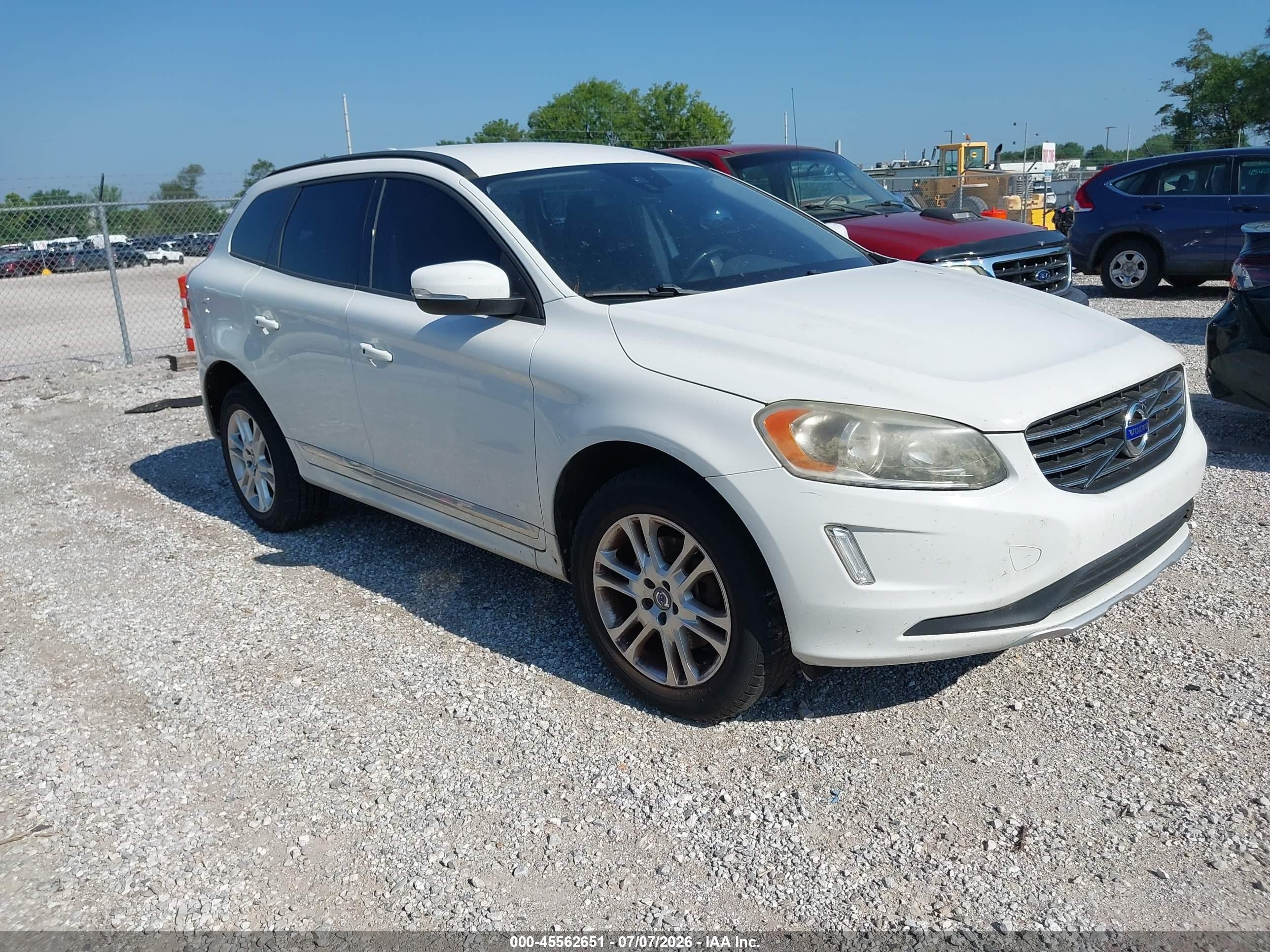 2015 Volvo XC60 T5 Drive-E, VIN YV440MDJ7F2729635 — Normal wear
