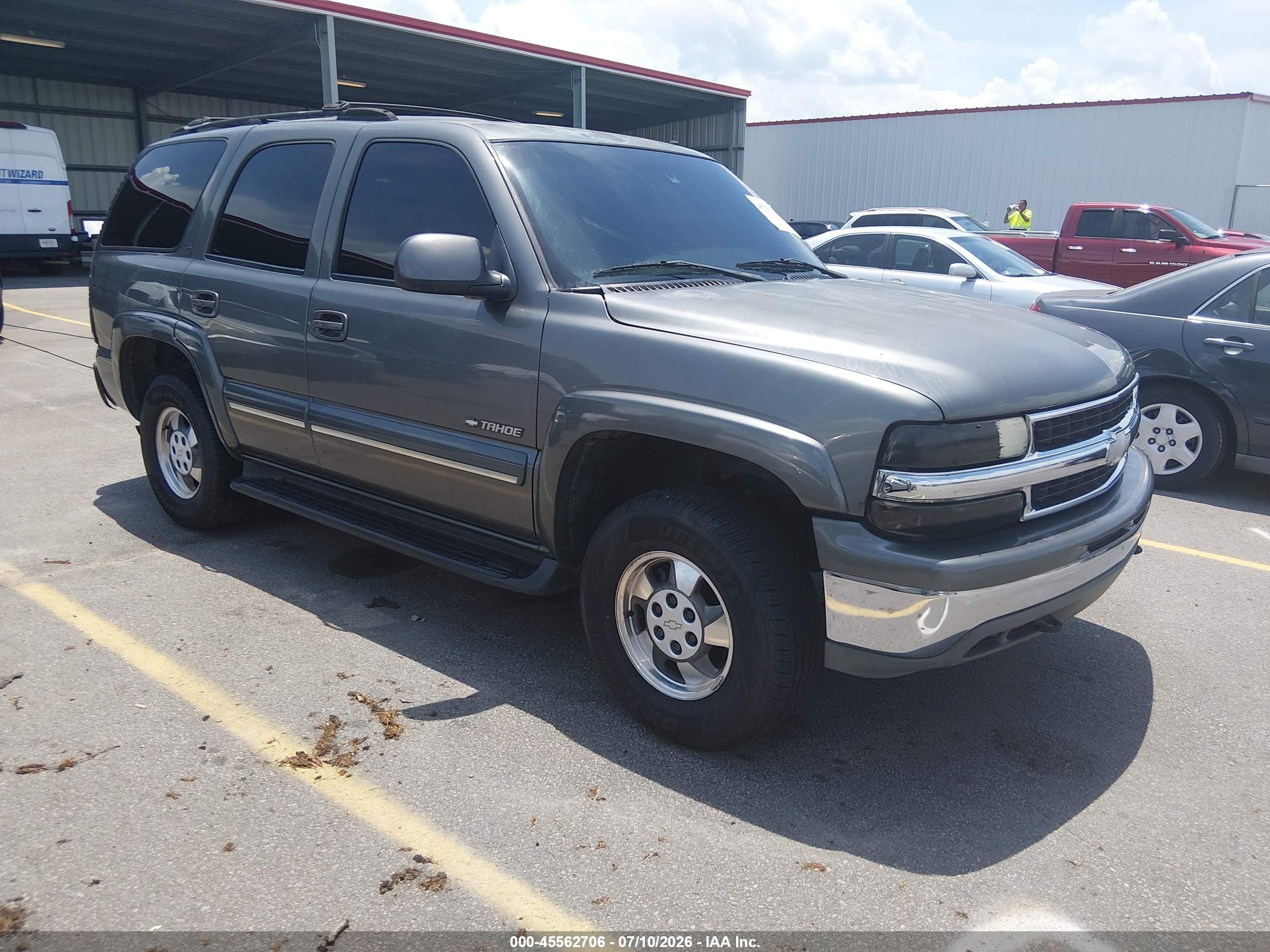 2002 Chevrolet Tahoe LT, VIN 1GNEC13Z92R149106 — Normal wear