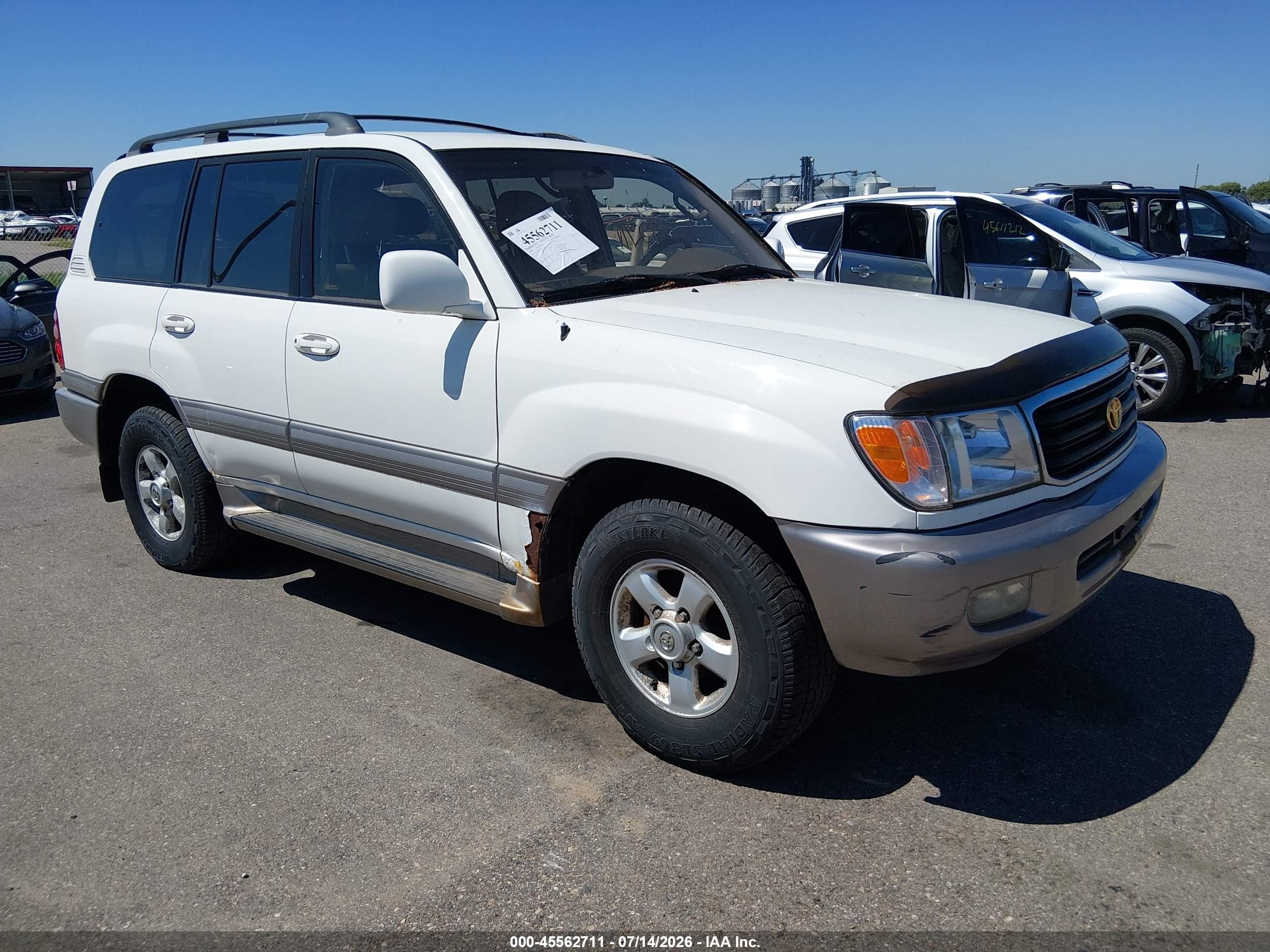 2000 Toyota Land Cruiser, VIN JT3HT05J7Y0102276 — Normal wear
