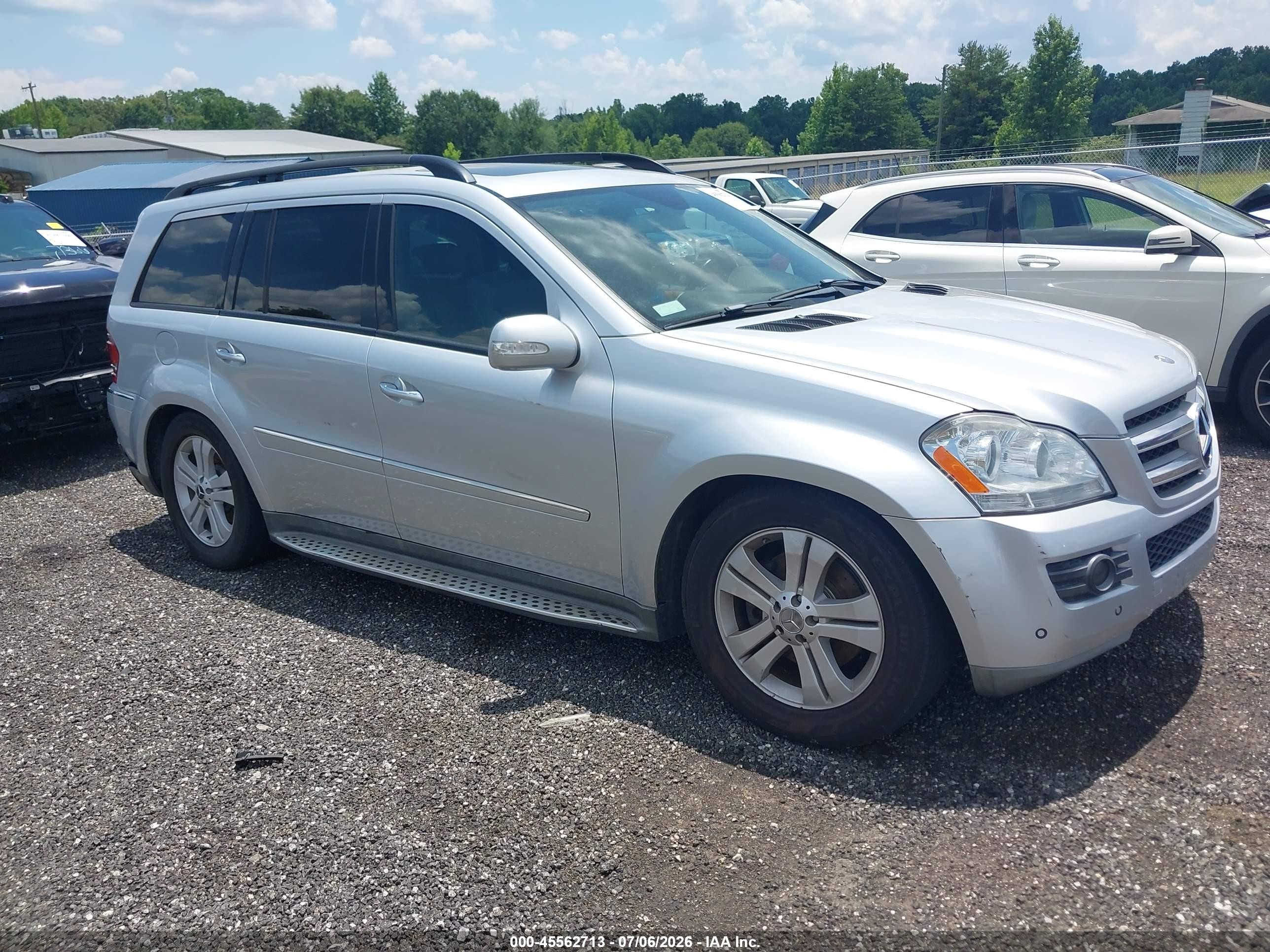 2008 Mercedes-Benz GL 450, VIN 4JGBF71E28A422122 — Normal wear