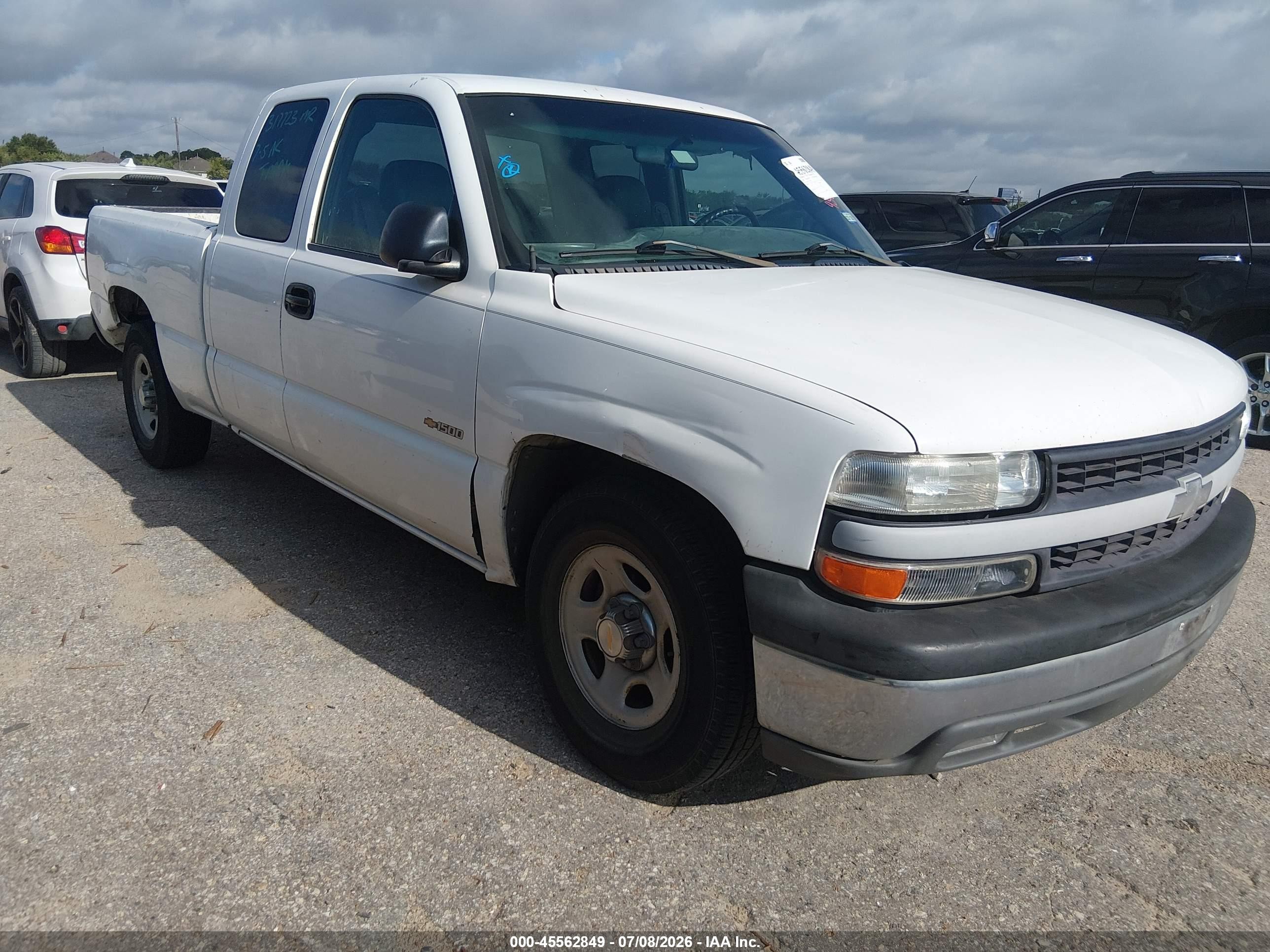 2002 Chevrolet Silverado 1500, VIN 1GCEC19V12Z317723 — Normal wear