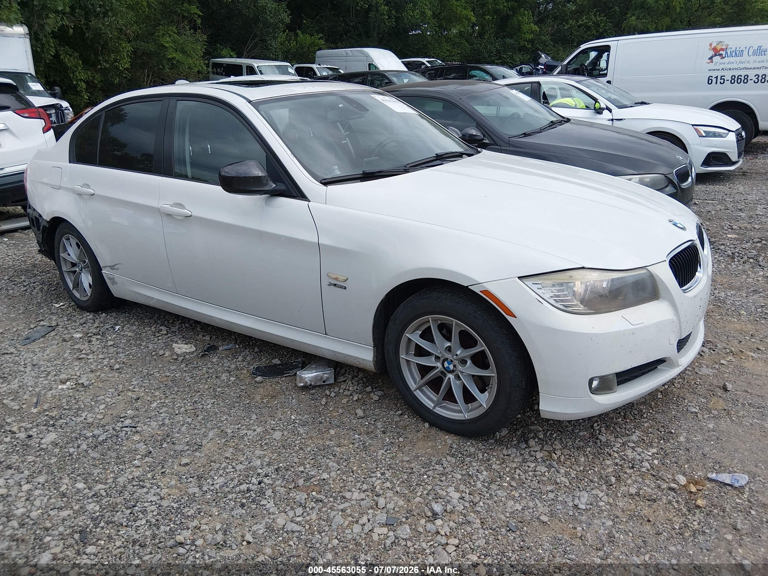 2010 BMW 3 Series 328i xDrive, VIN WBAPK5C59AA648085 — Roof