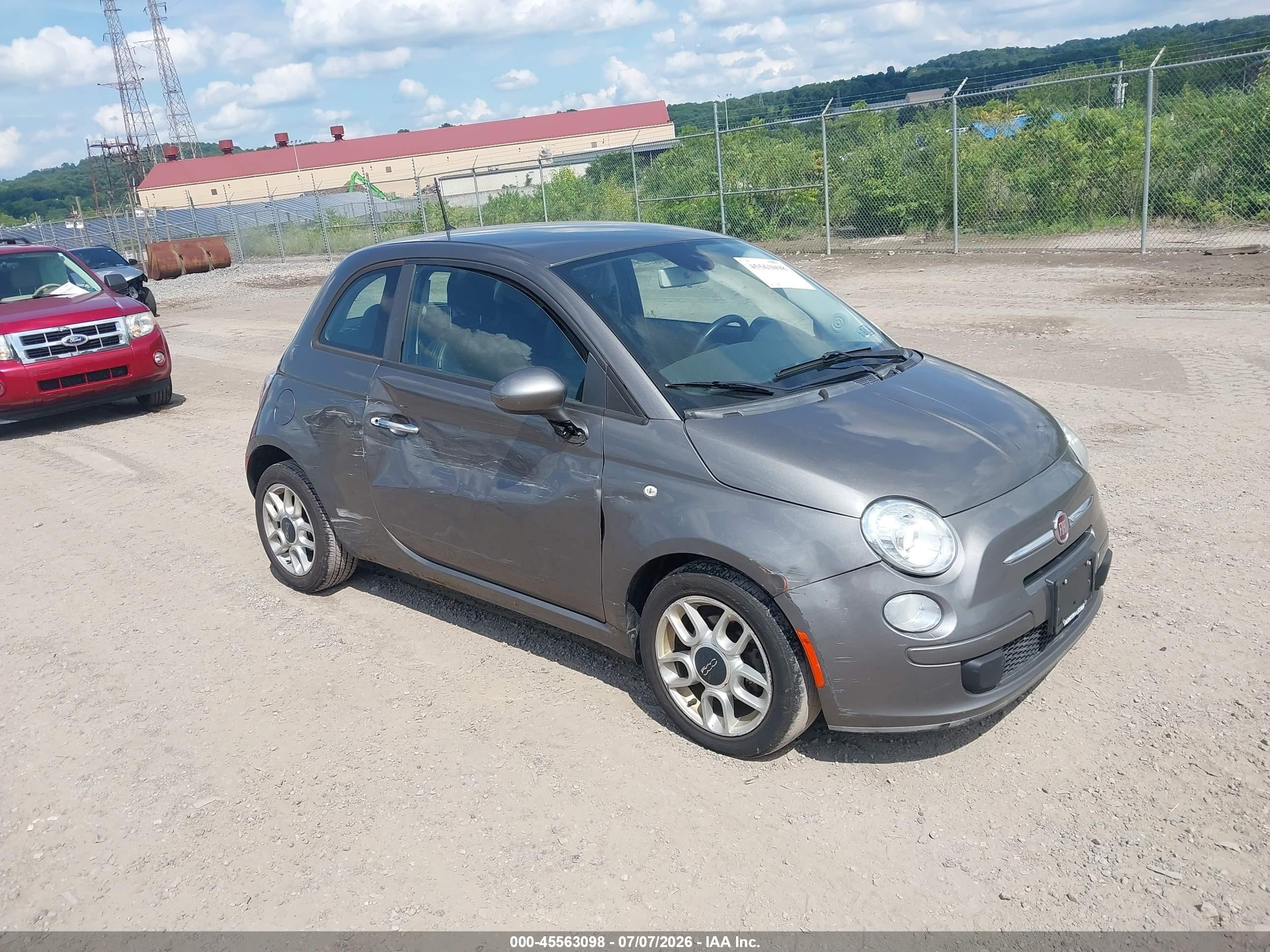 2013 FIAT 500 Pop, VIN 3C3CFFAR2DT688737 — Side