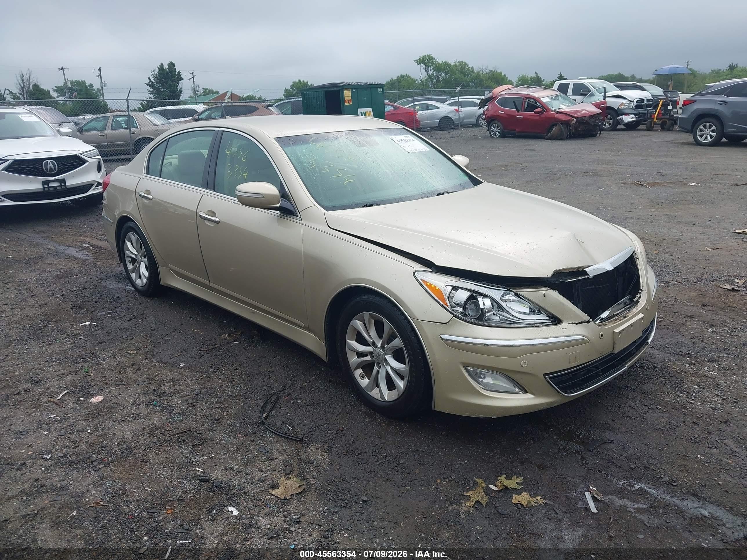2012 Hyundai Genesis 3.8L, VIN KMHGC4DD5CU188632 — Перед