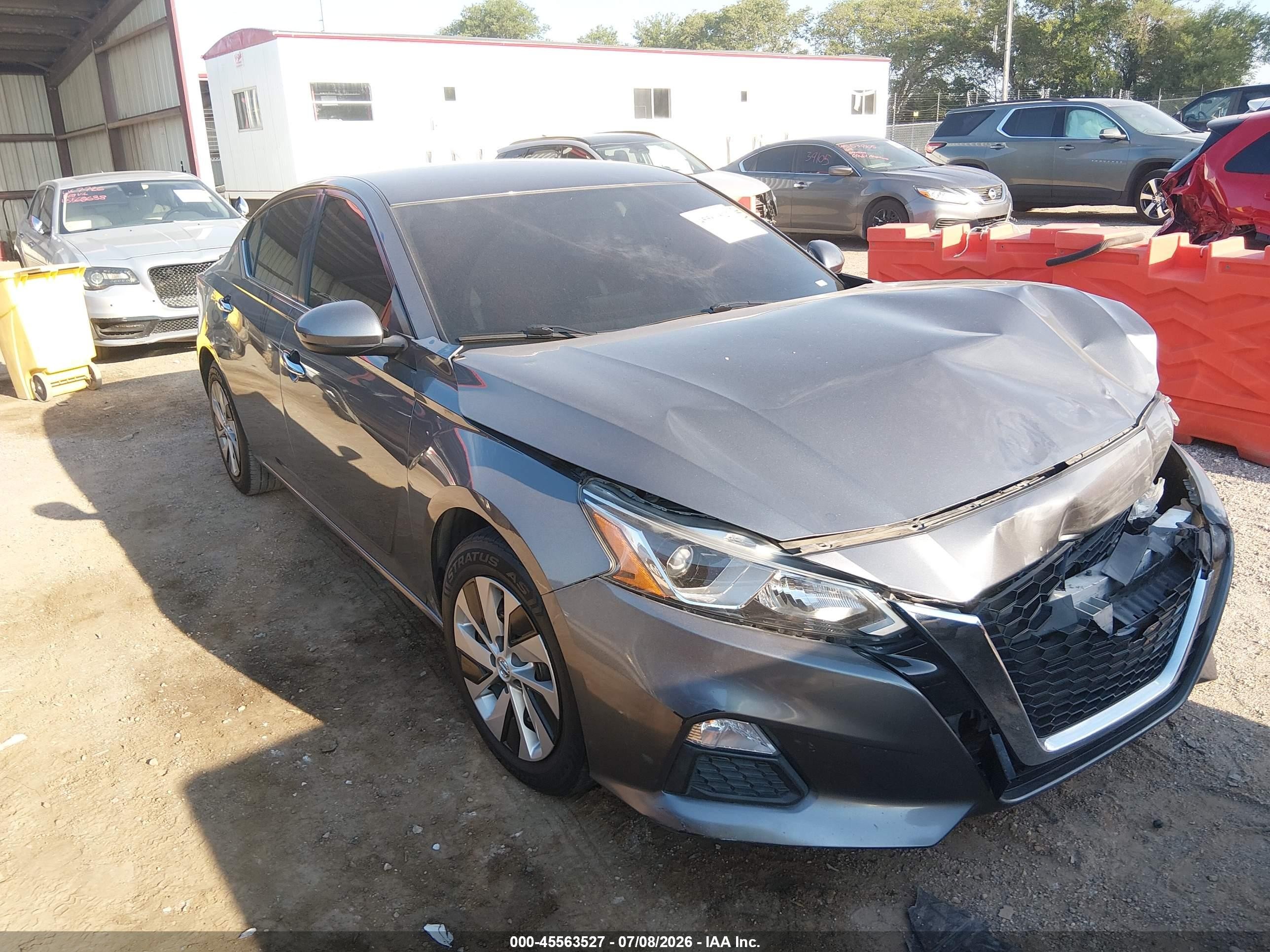 2020 Nissan Altima S, VIN 1N4BL4BVXLC181603 — Front end