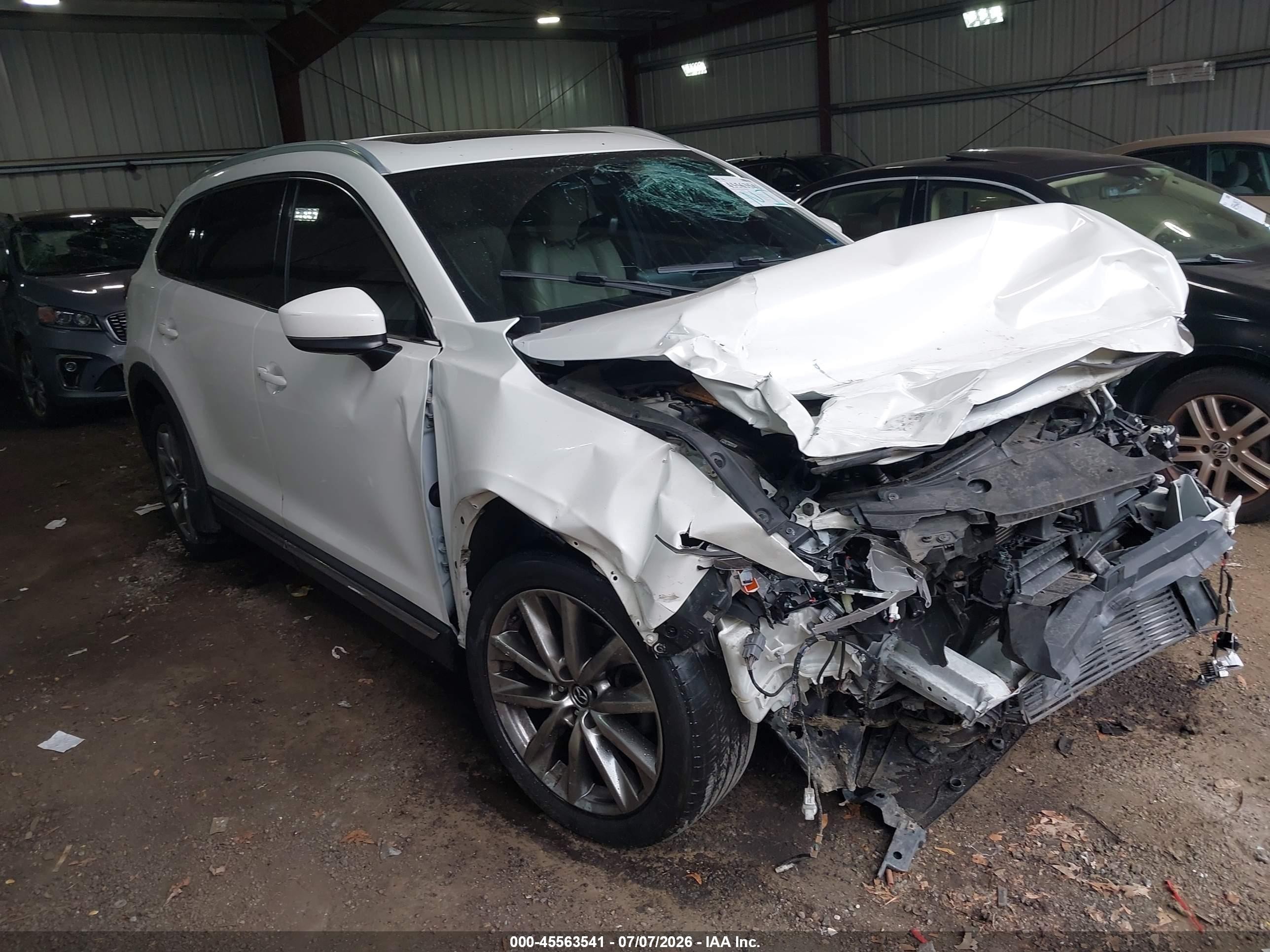 2018 Mazda CX-9 Grand Touring, VIN JM3TCBDY9J0221962 — Front end