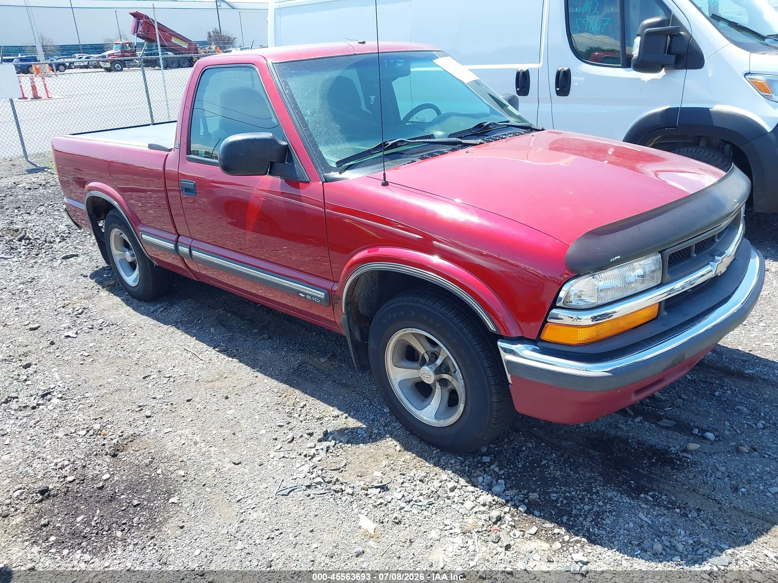 2000 Chevrolet S-10 LS, VIN 1GCCS1444YK113640 — Normal wear
