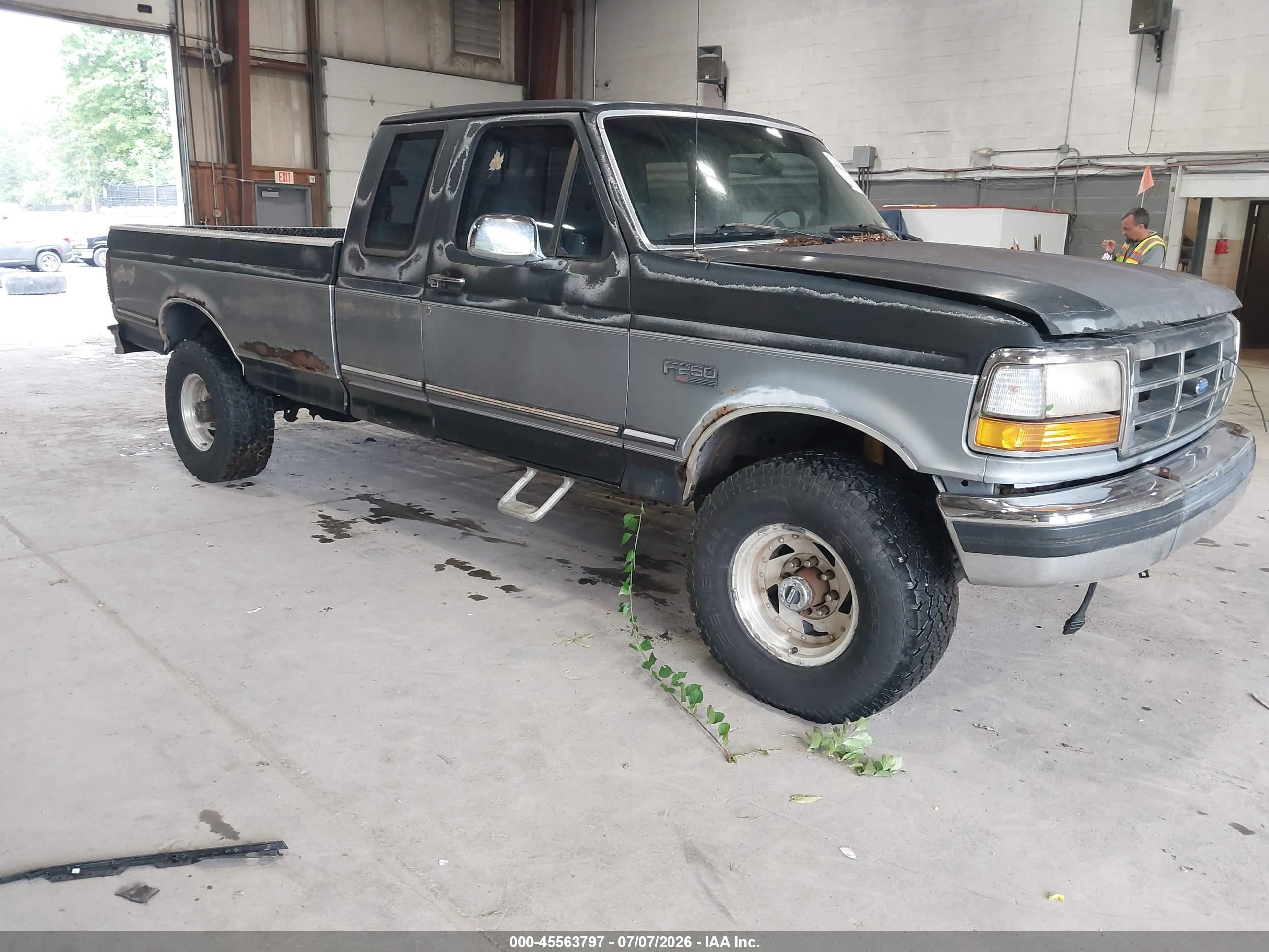 1994 Ford F-250, VIN 1FTHX26H8RKA17606 — Normal wear