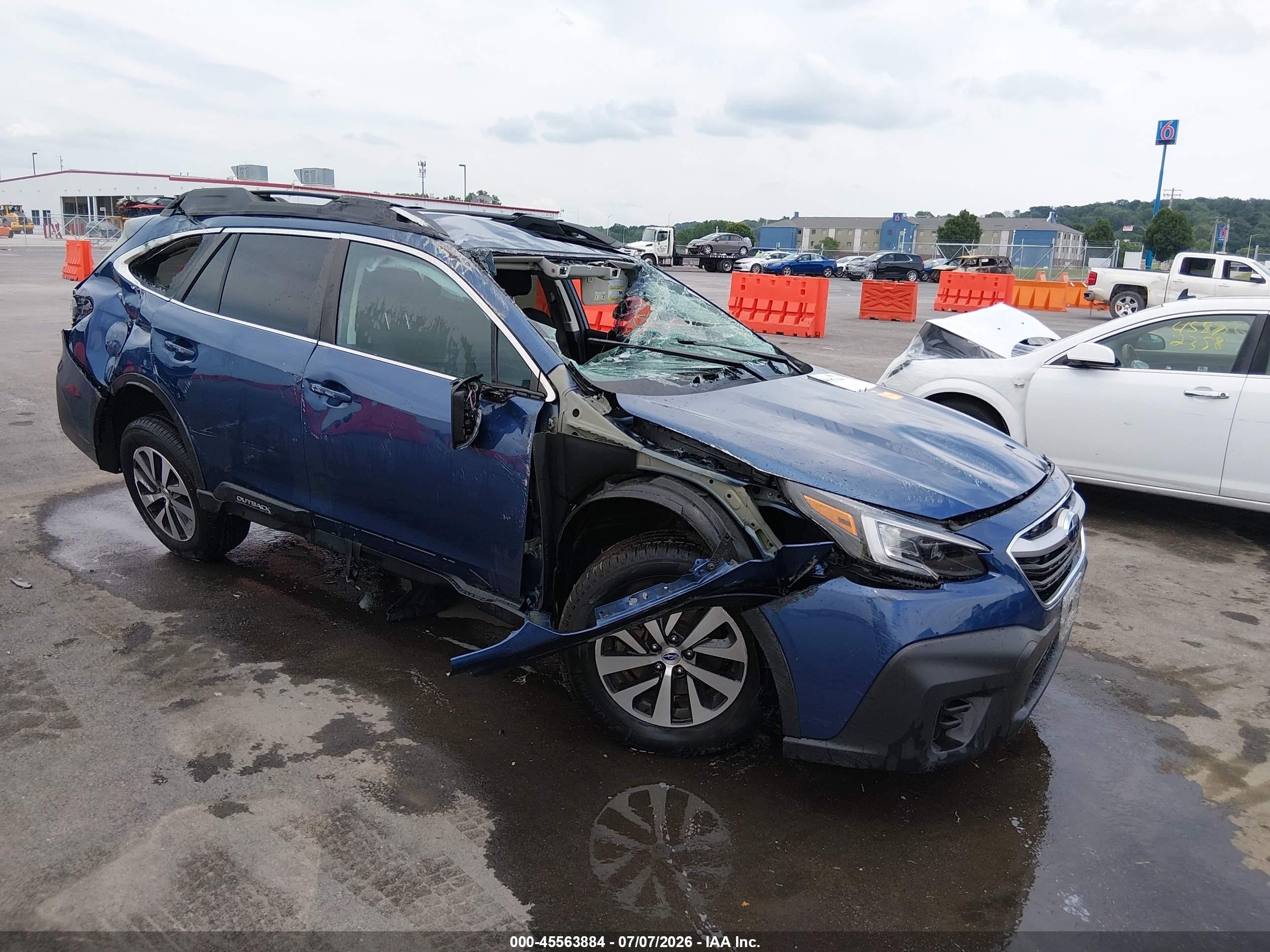 2020 Subaru Outback Premium, VIN 4S4BTACC1L3198209 — Бок