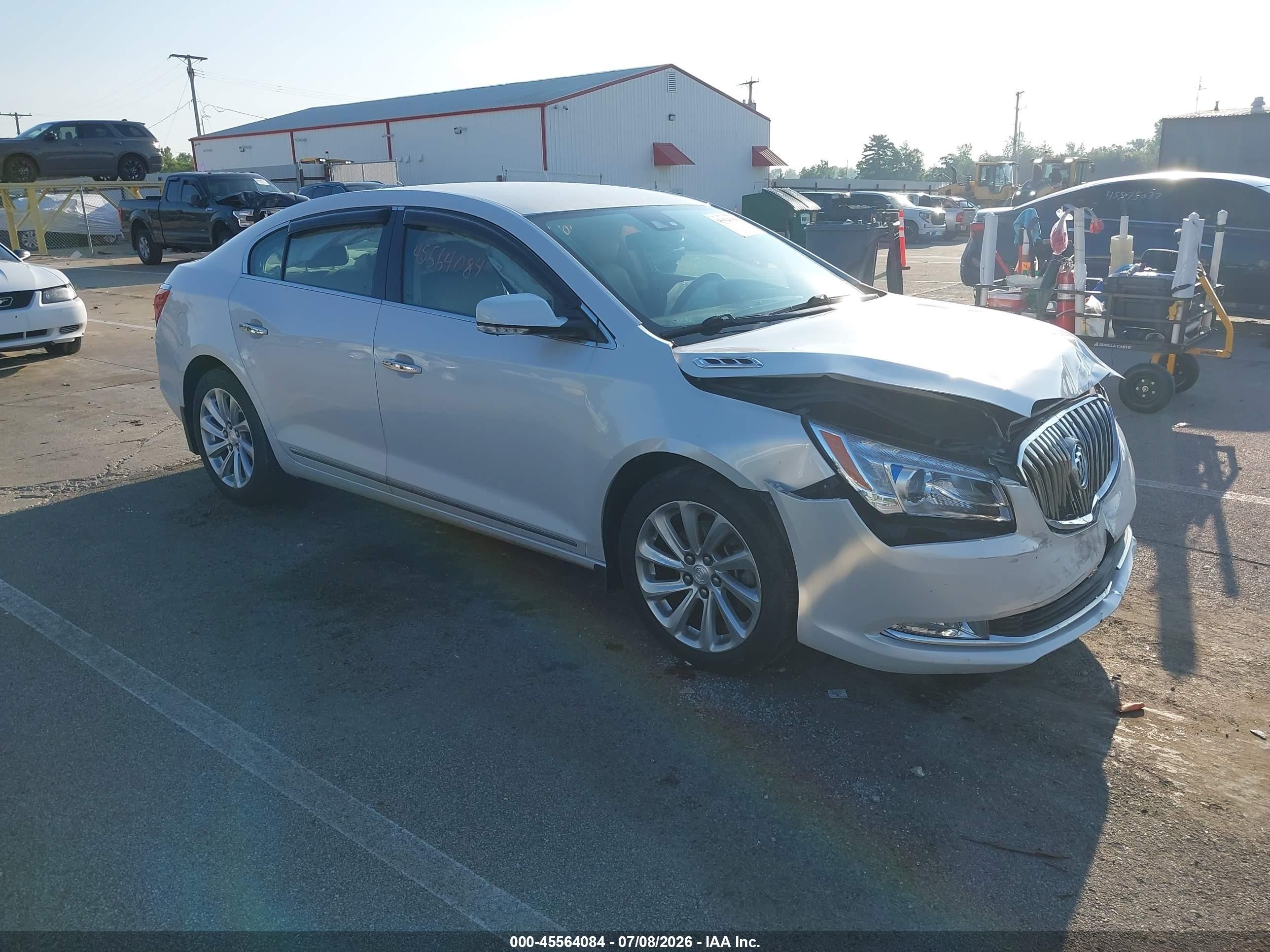 2016 Buick LaCrosse Leather, VIN 1G4GB5G3XGF118548 — Front end