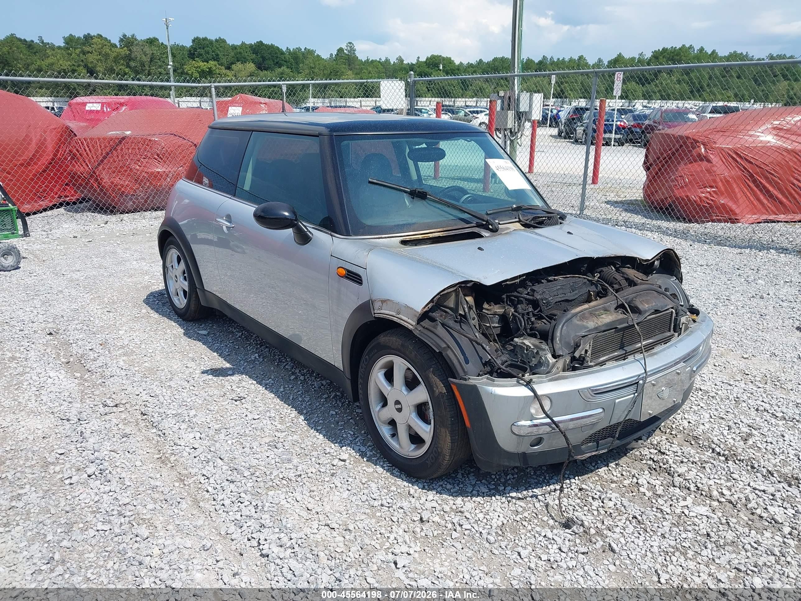 2004 MINI Hardtop, VIN WMWRC33404TC54519 — Механическое