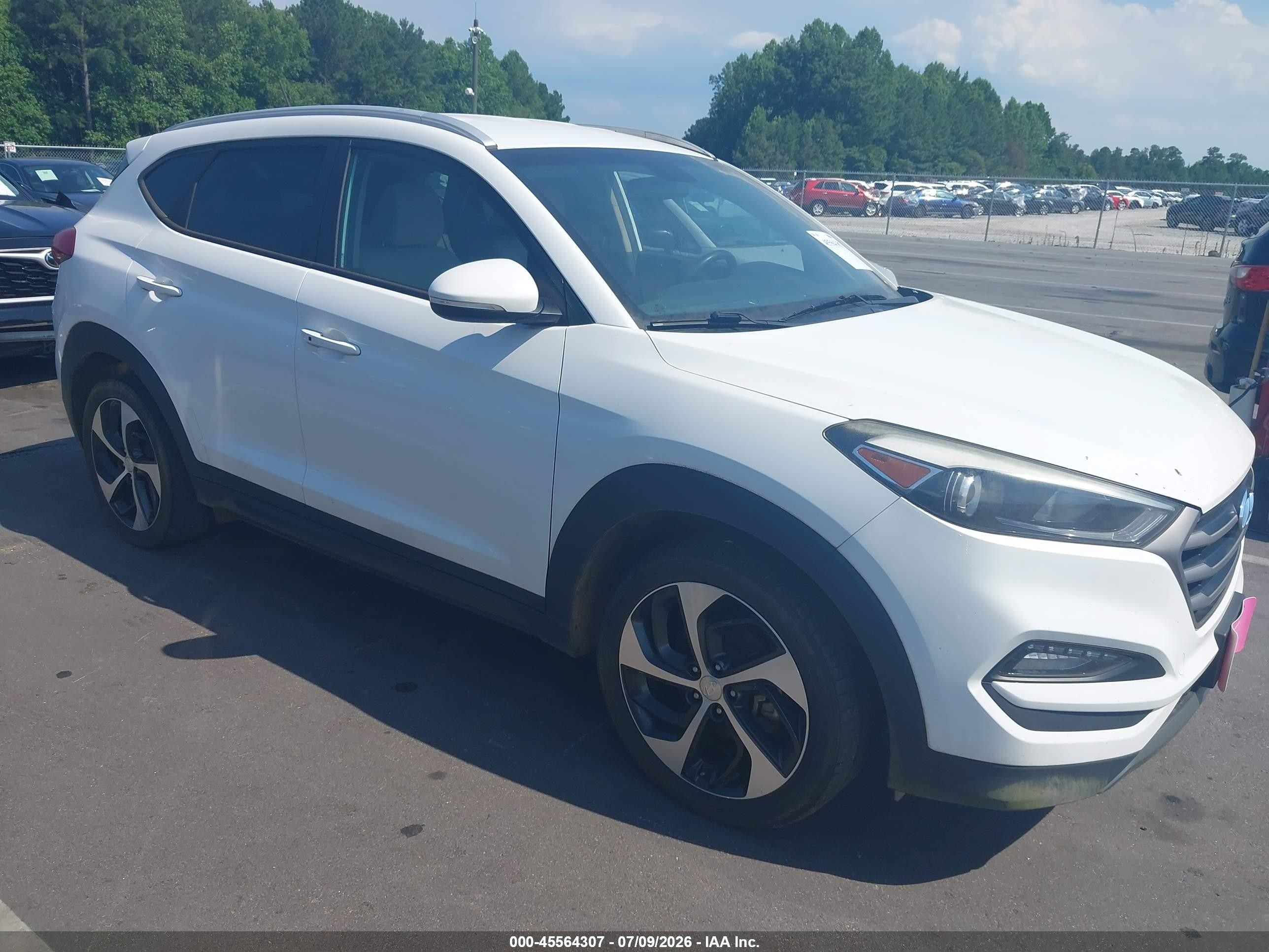 2016 Hyundai Tucson Limited, VIN KM8J33A20GU045273 — Normal wear