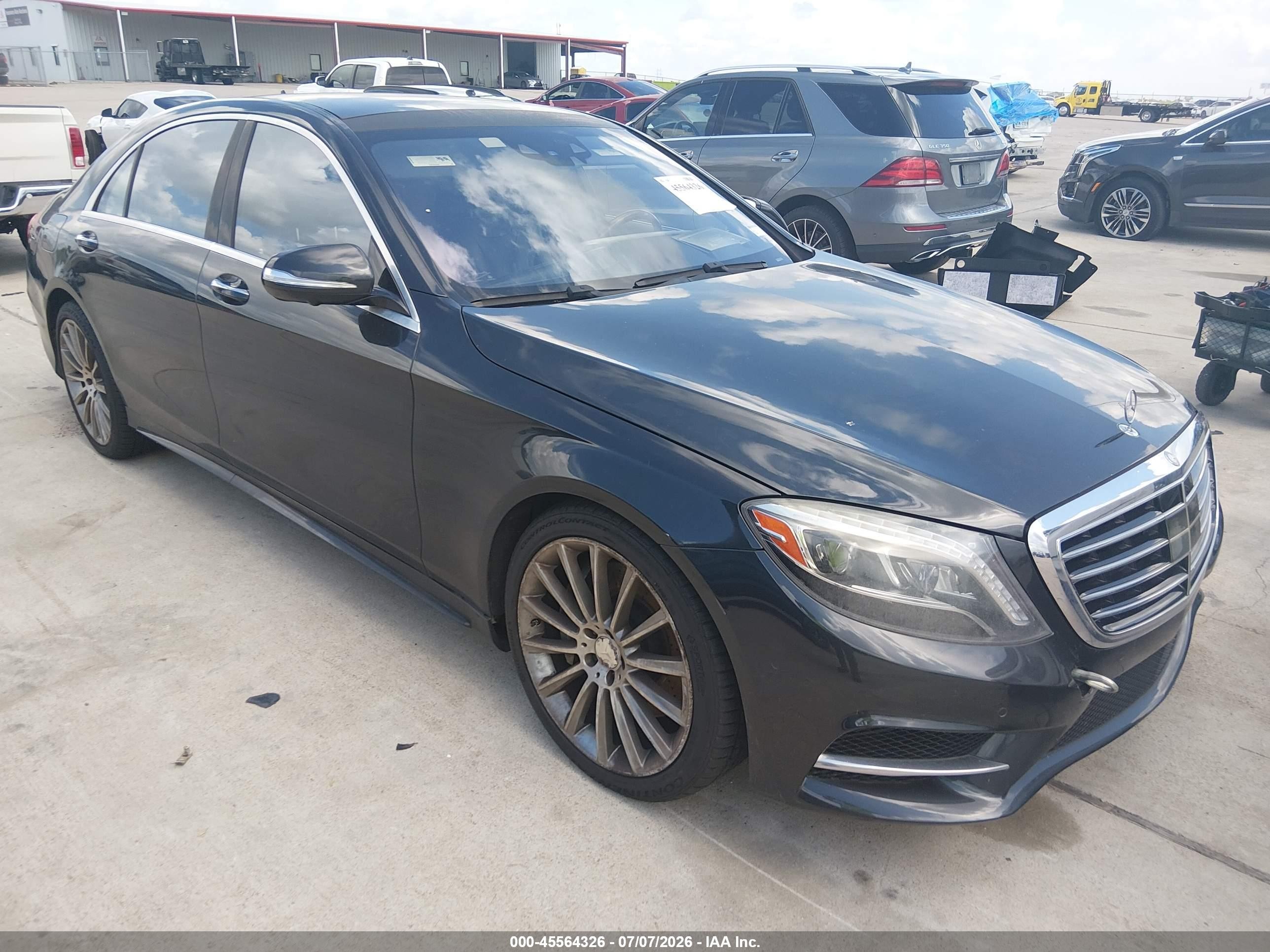 2015 Mercedes-Benz S 550, VIN WDDUG8CB5FA115792 — Front end