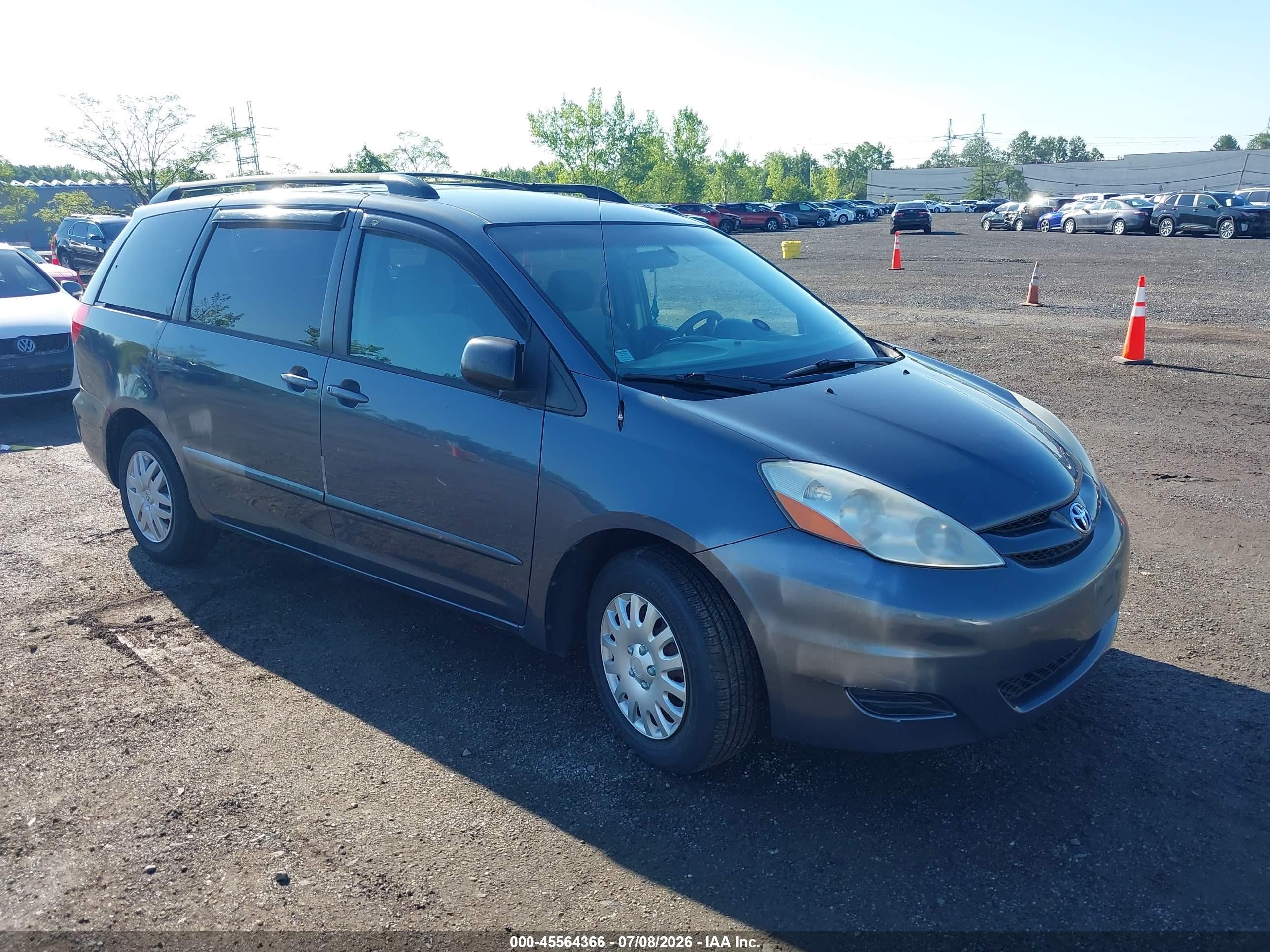 2007 Toyota Sienna LE, VIN 5TDZK23C07S083746 — Normal wear