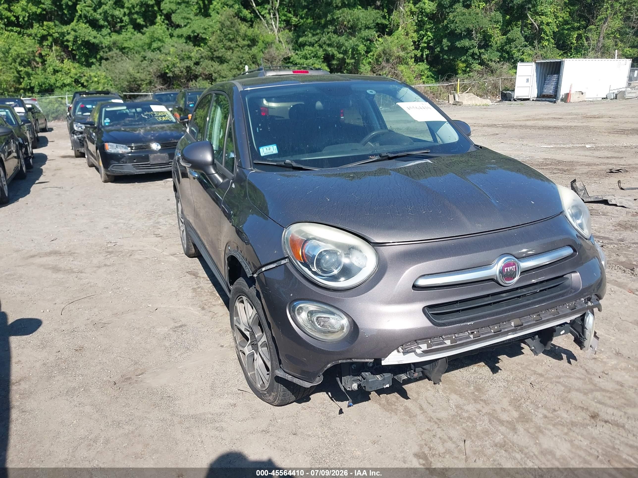 2016 FIAT 500X Trekking, VIN ZFBCFXCT0GP337333 — Перед