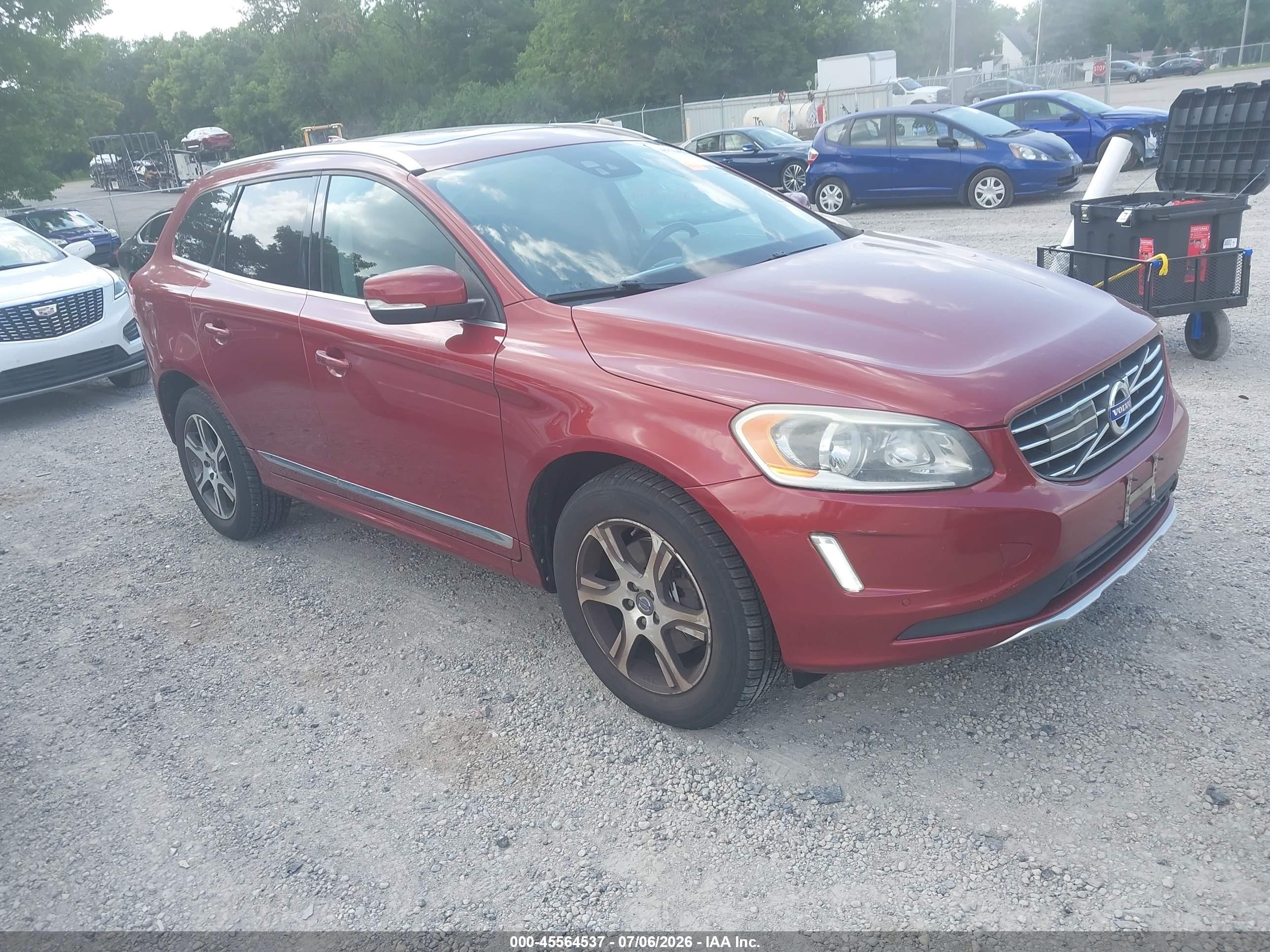 2015 Volvo XC60 T6 Premier Plus, VIN YV4902RCXF2612118 — Normal wear